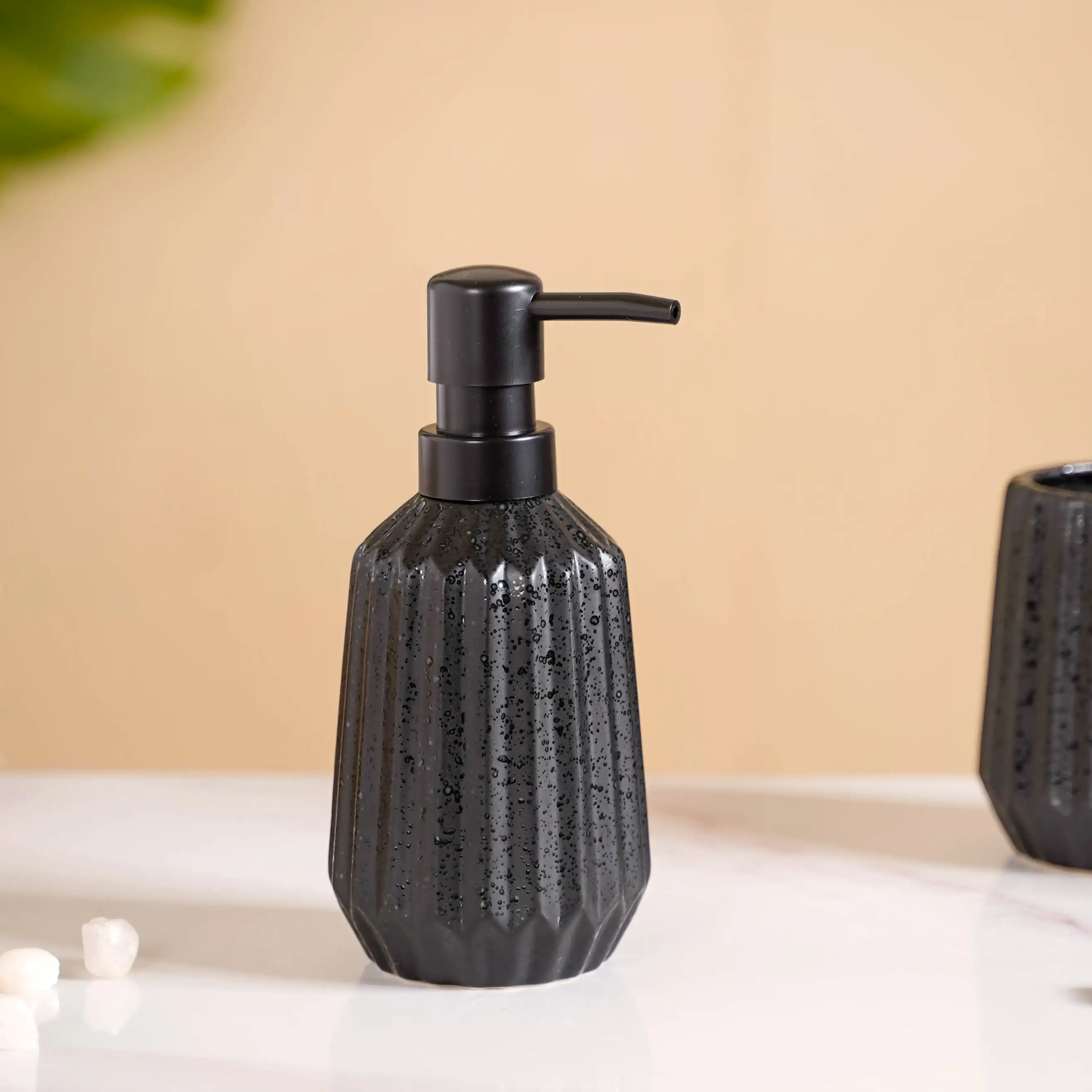 All Black Ceramic Bathroom Set Of 3 - Image 6