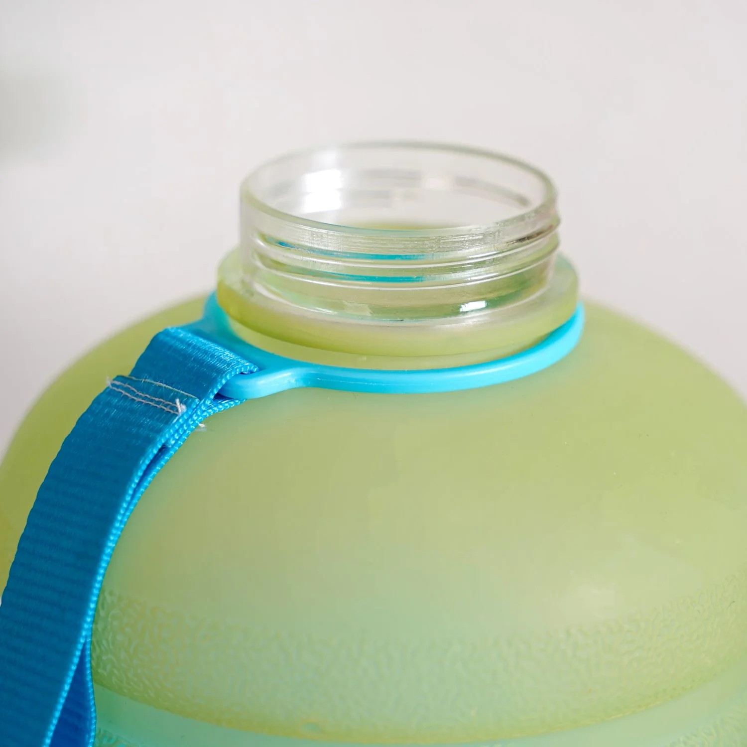 AquaBurst Water Bottle With Capacity Markers Ombre Green Blue 2200ml - Image 8
