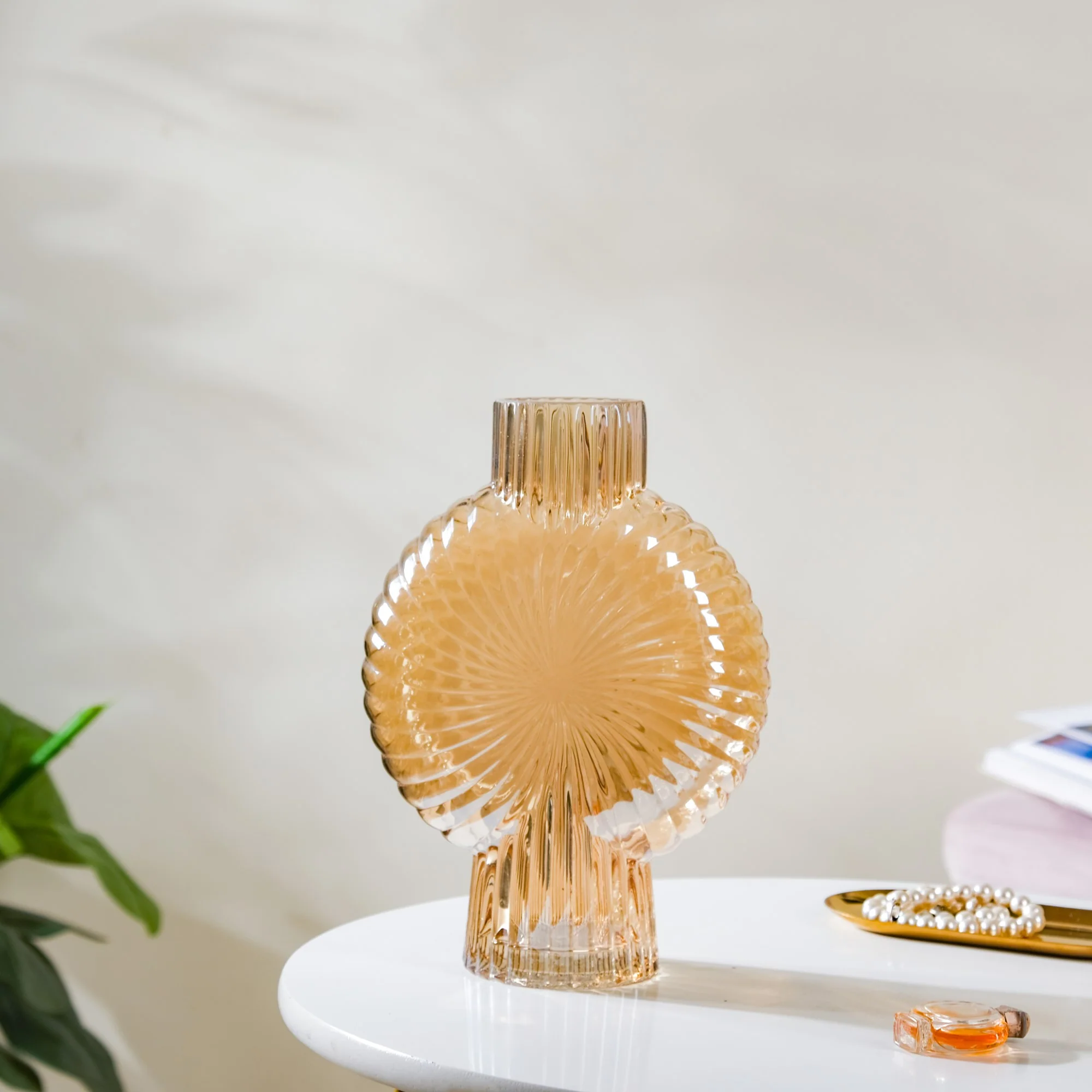 Armadillo Glass Vase Amber Large - Image 3