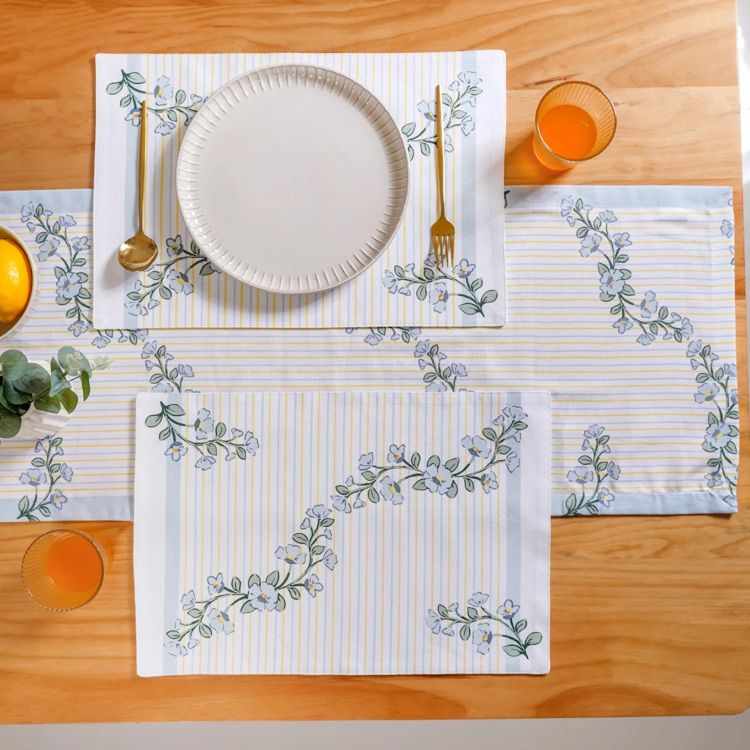 Azzurro Minimal Linen Set with Table Mats and Runner - Image 2