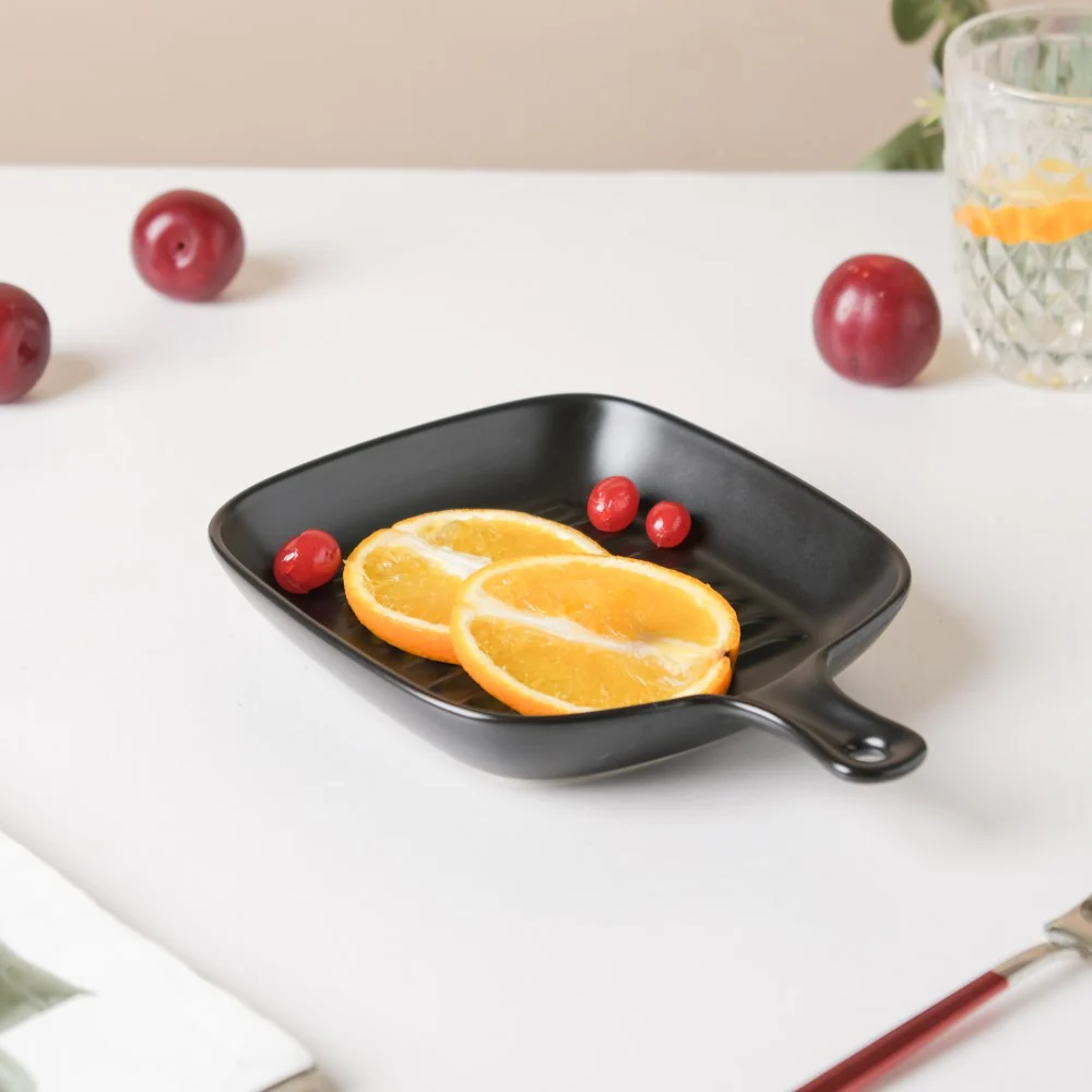 Ribbed Ceramic Baking Plate With Handle Black 250 ml - Image 2