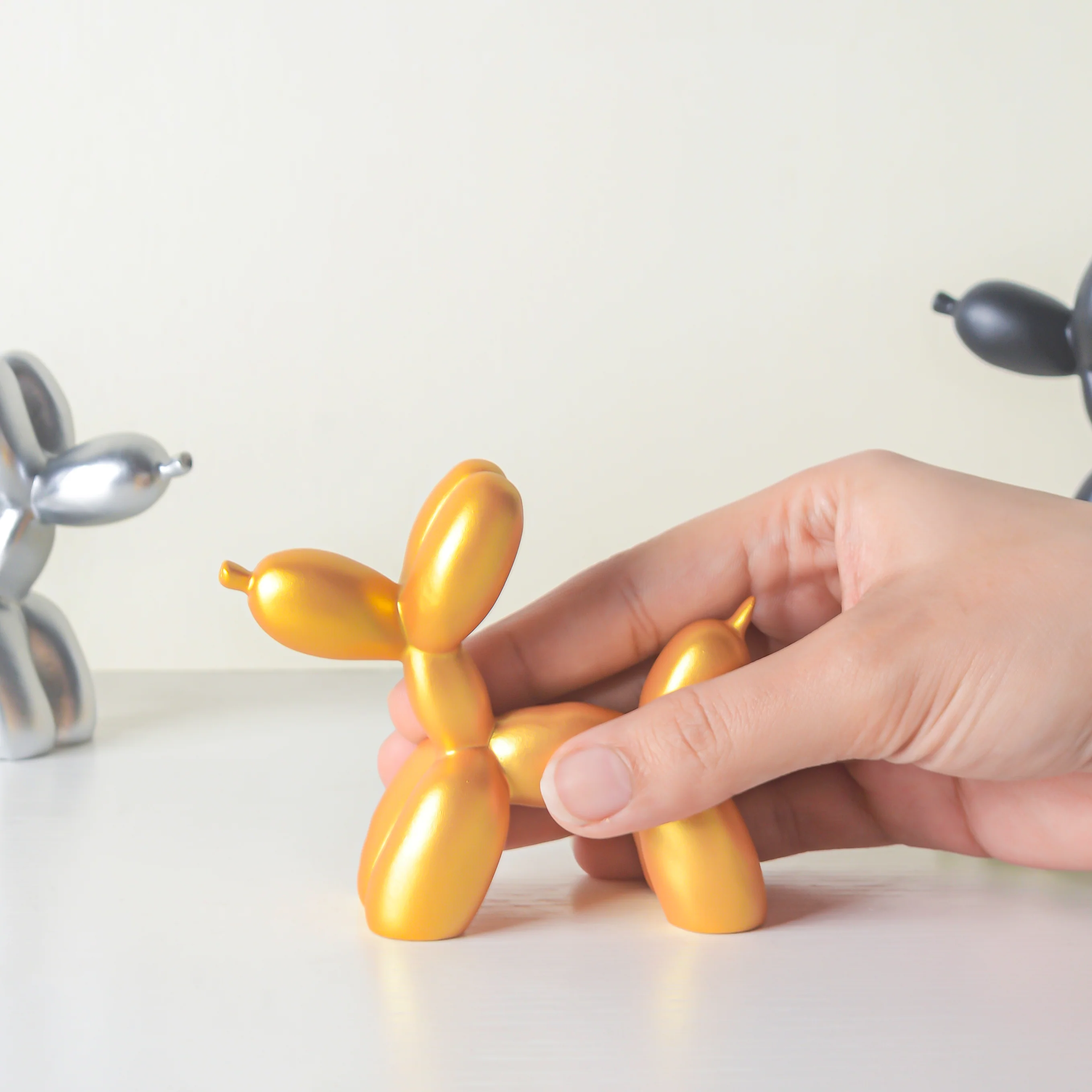 Balloon Dog Resin Mini Showpiece Golden - Image 2
