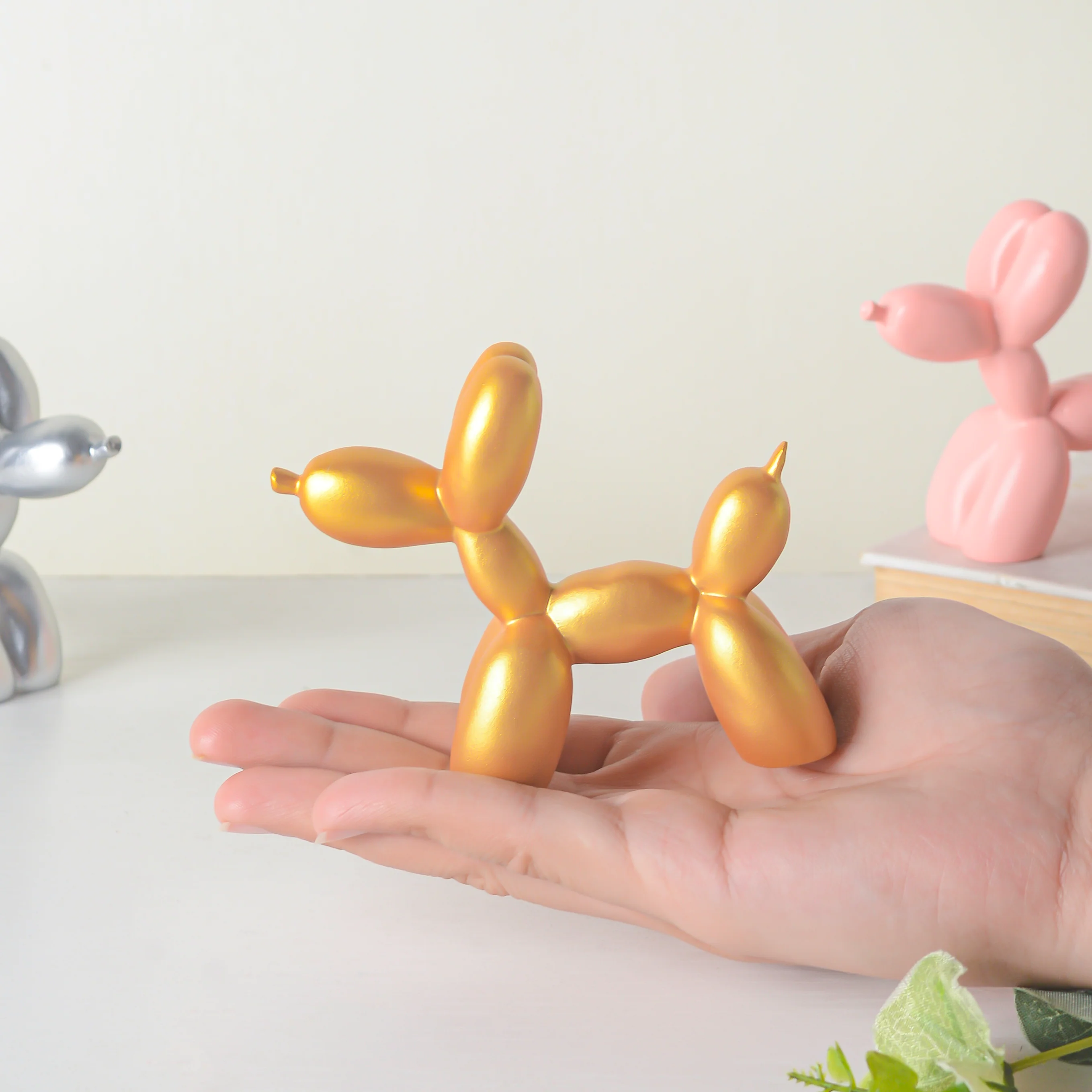 Balloon Dog Resin Mini Showpiece Golden - Image 3