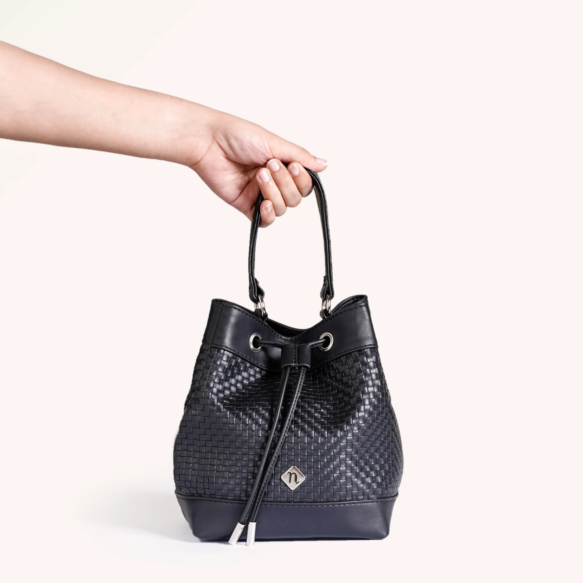 Basket Weave Bucket Handbag For Women Black - Image 3