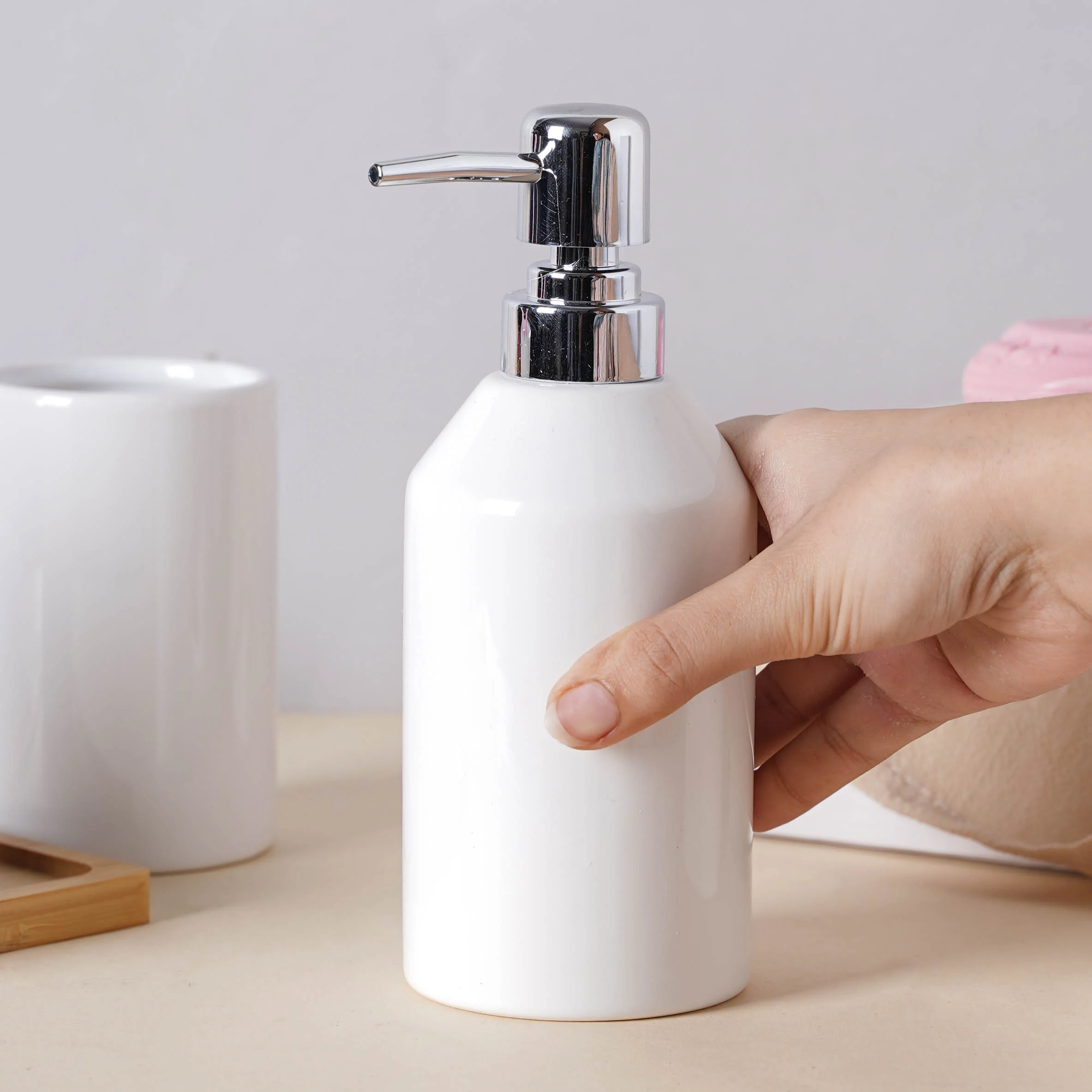 Bathroom Set of 5 White - Image 8