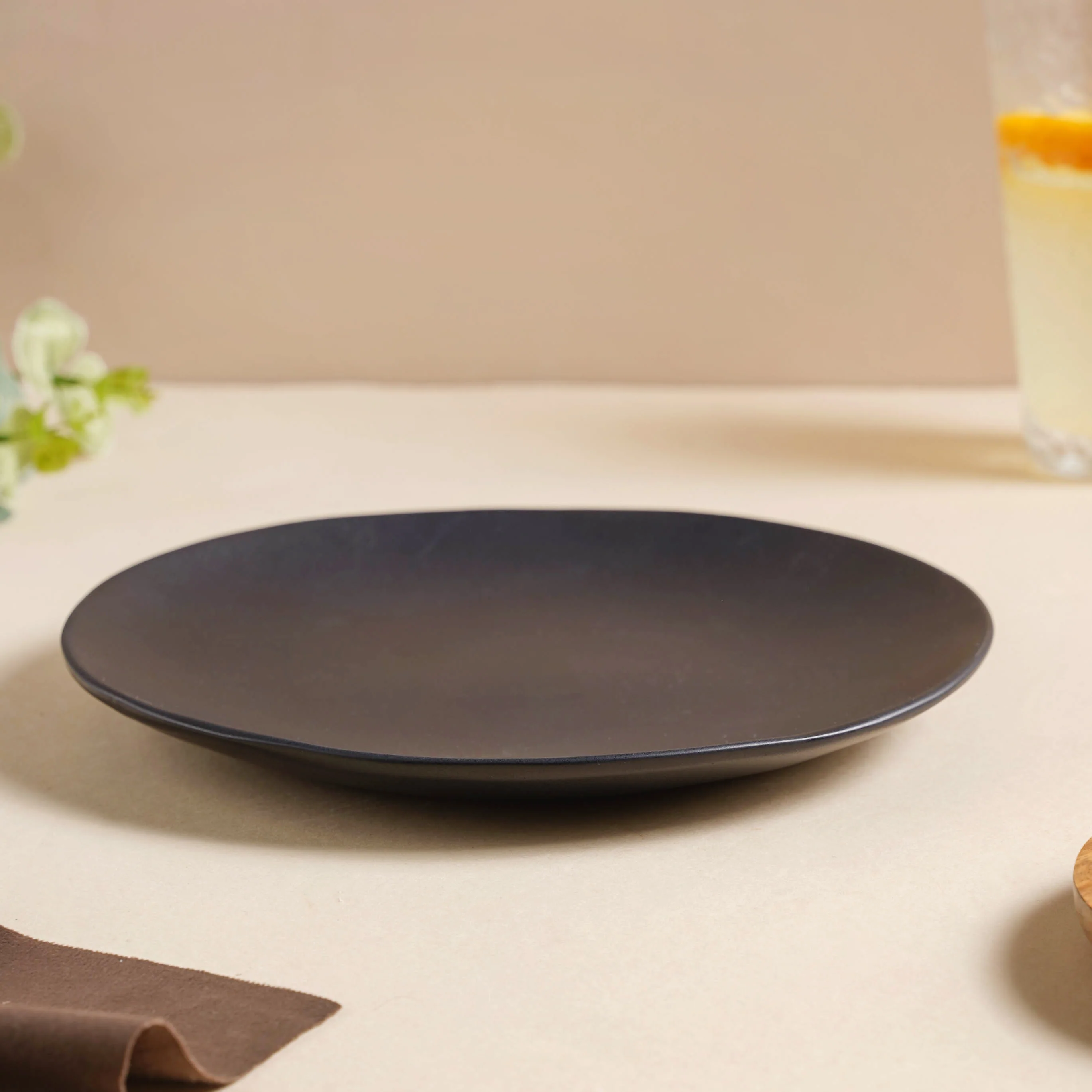 Bellinor Black Matte Snack Plate 8 Inch - Image 4