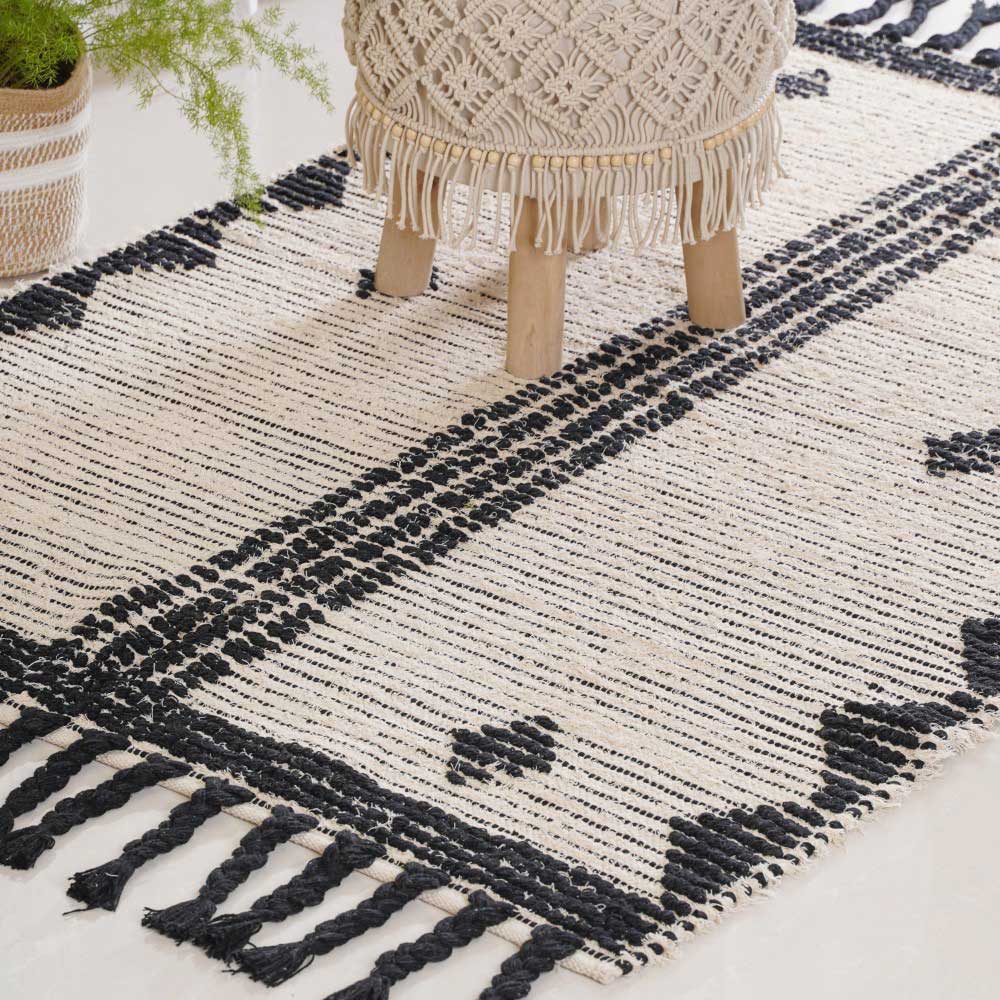 Black and Beige Hand Woven Carpet for Living Room - Image 4