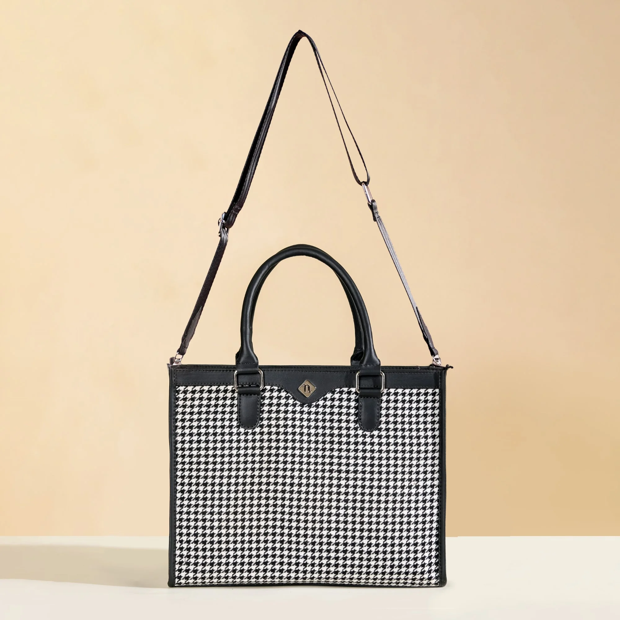 Black And White Tote Bag For Women - Image 14
