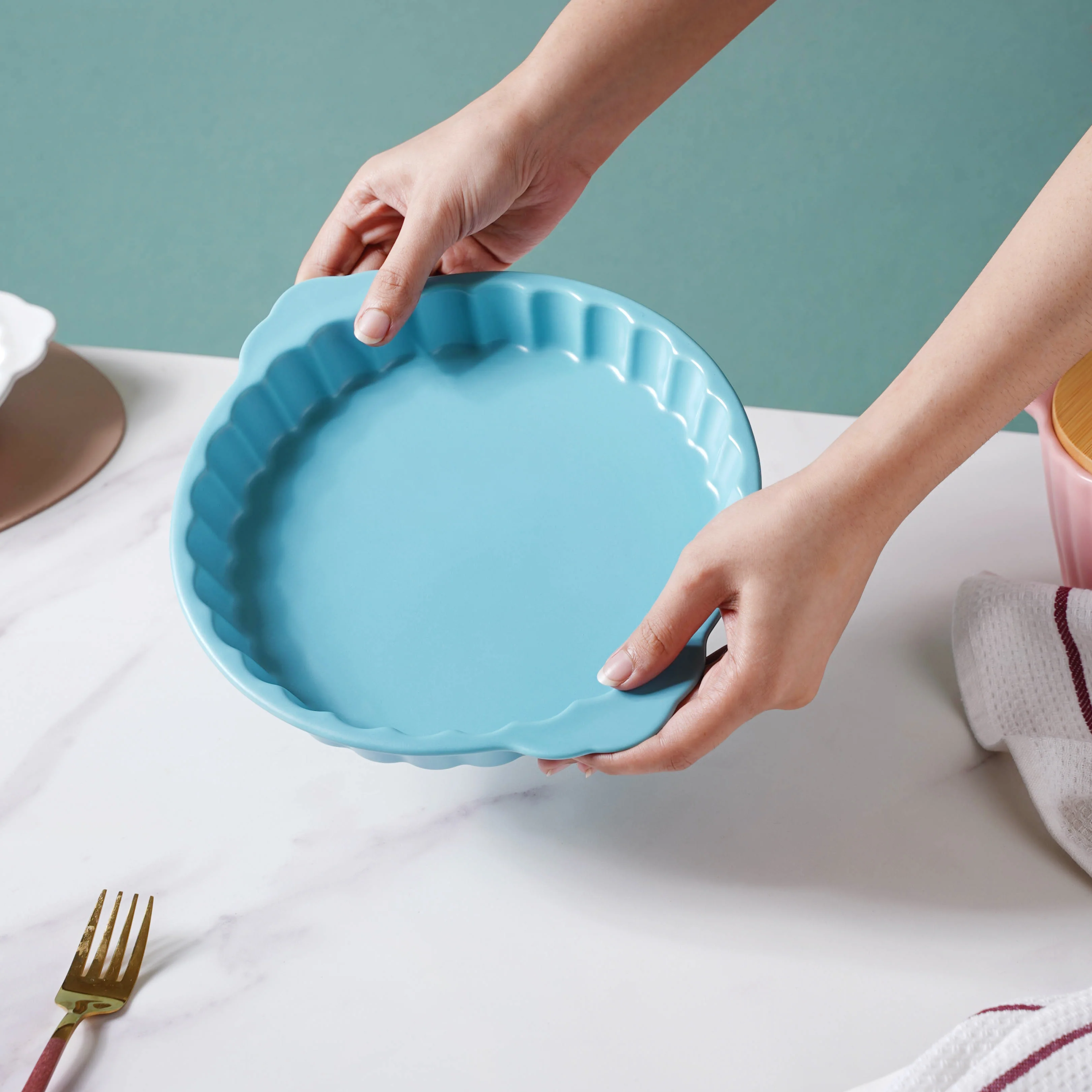 Blue Bay Baking Tray 10 Inch - Image 2