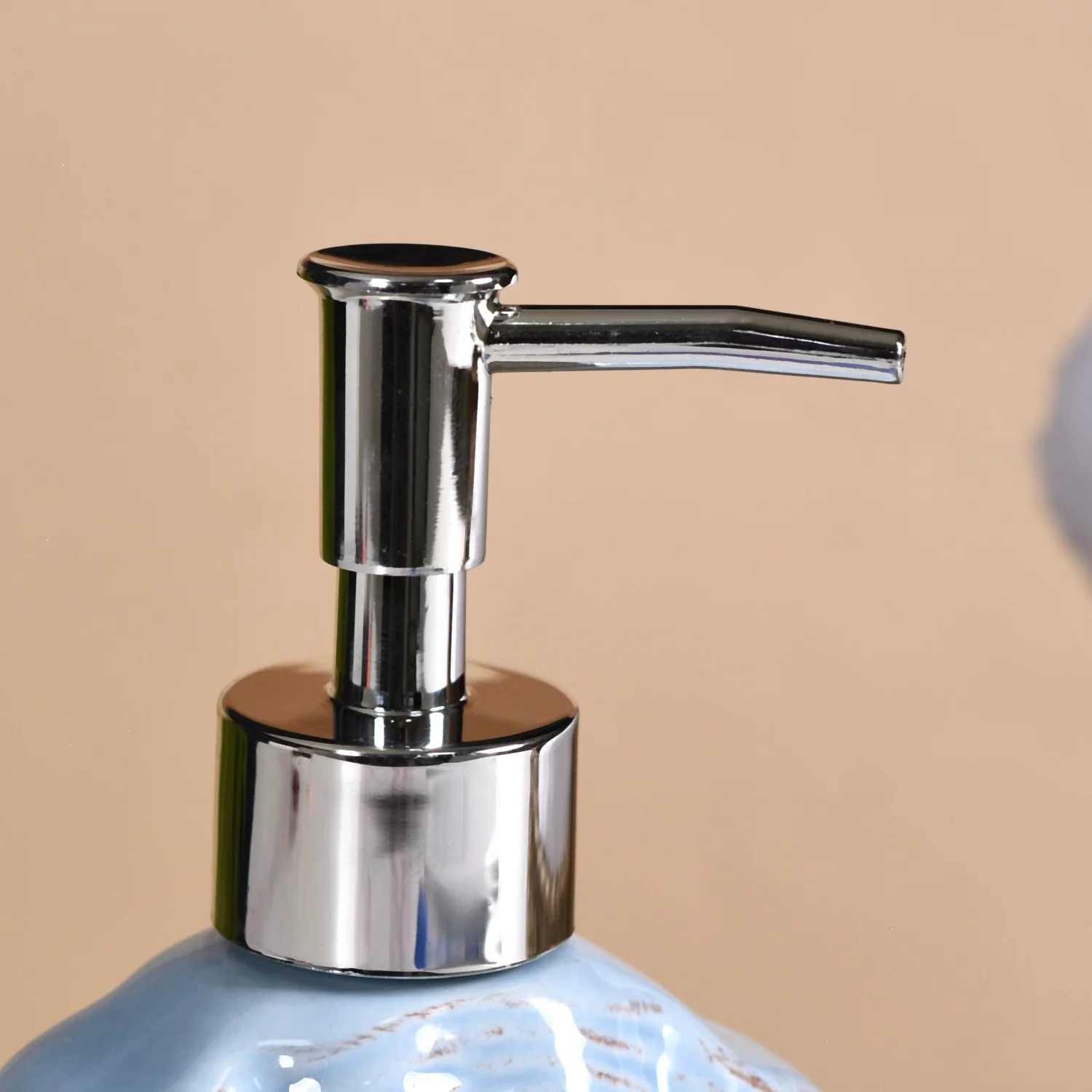 Blue Ceramic Seashell Liquid Dispenser - Image 7
