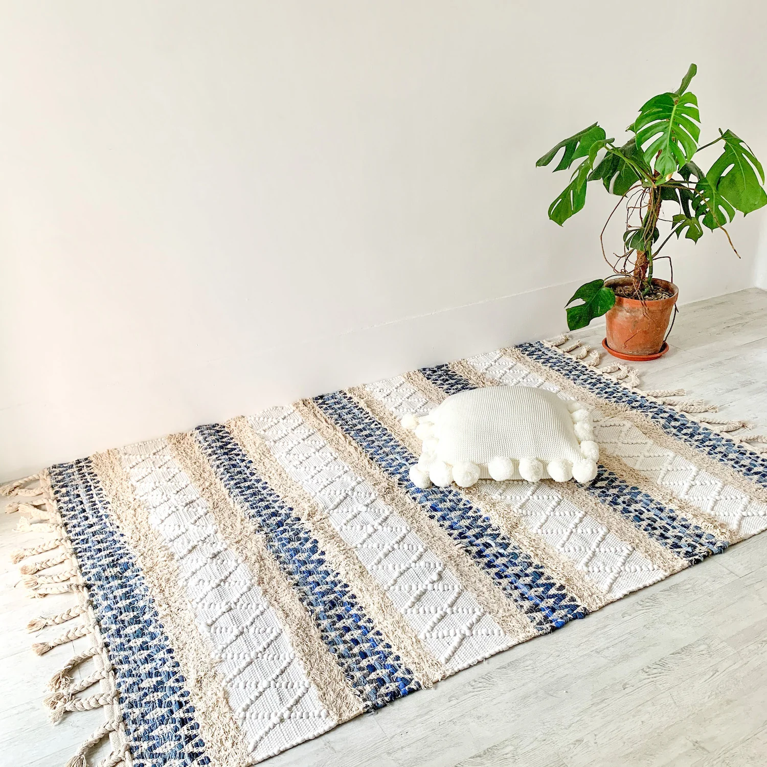 BOHO Ivy Hand Woven Rug - White and Blue - Image 6