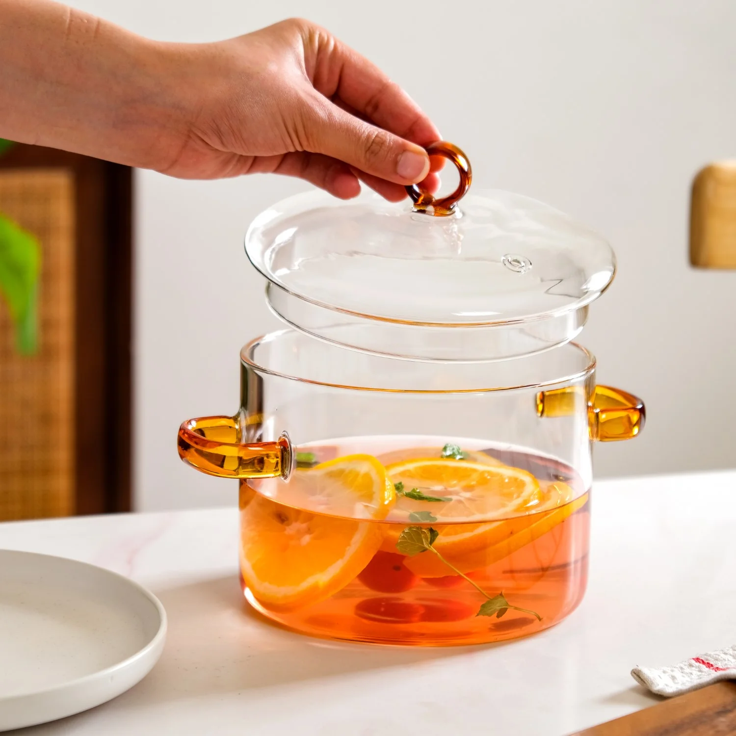 Borosilicate Cooking Pot With Amber Handles 1600ml - Image 2