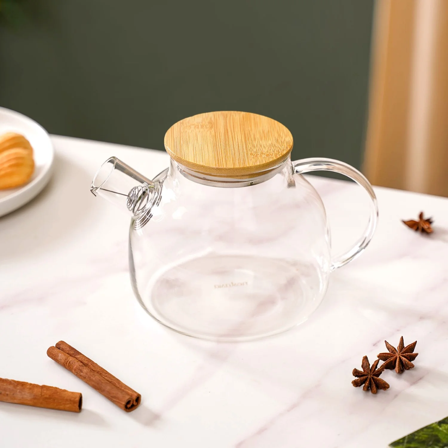 Borosilicate Glass Tea Pitcher With Lid 1100ml - Image 3
