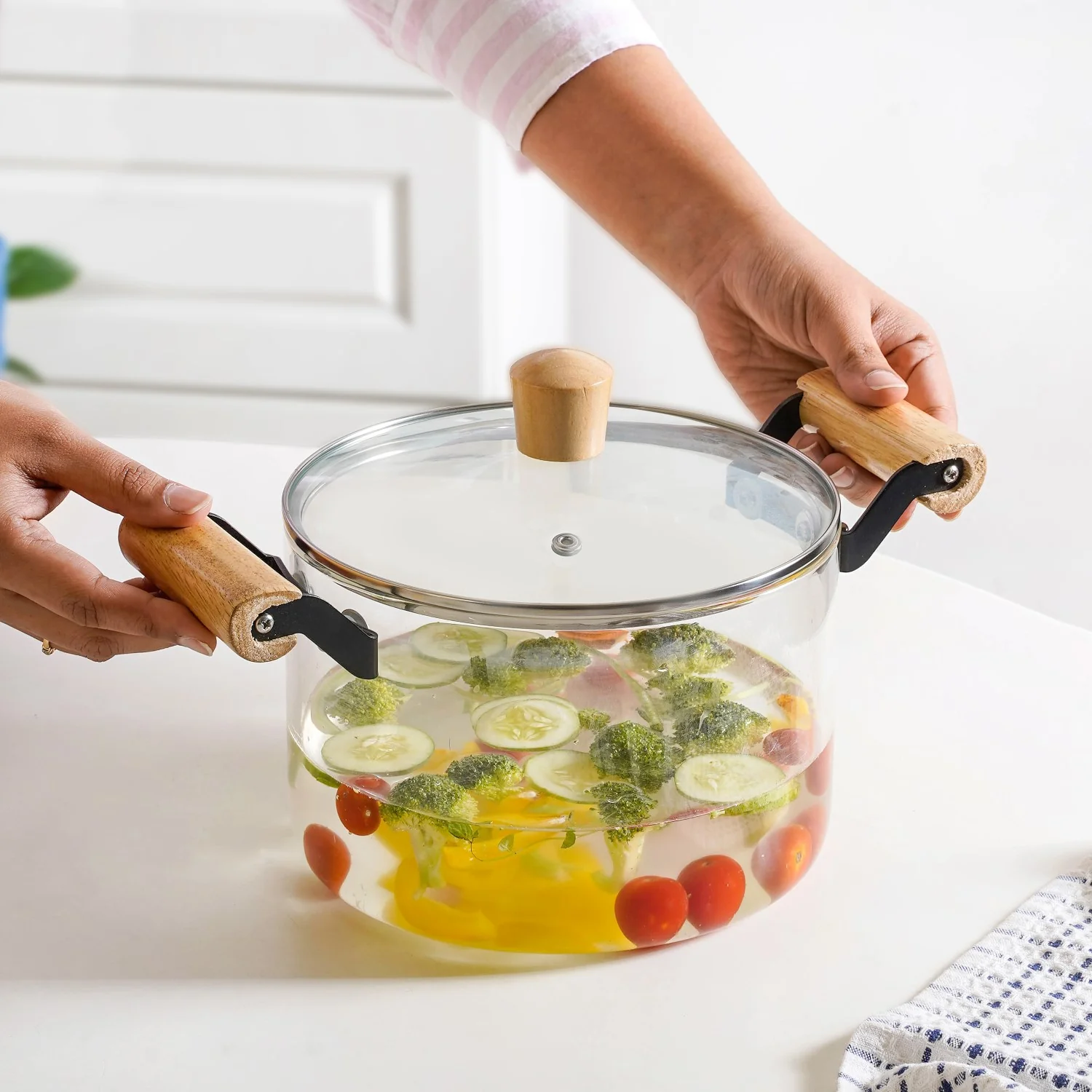Borosilicate Simmer Pot With Handle Medium 3500ml - Image 2