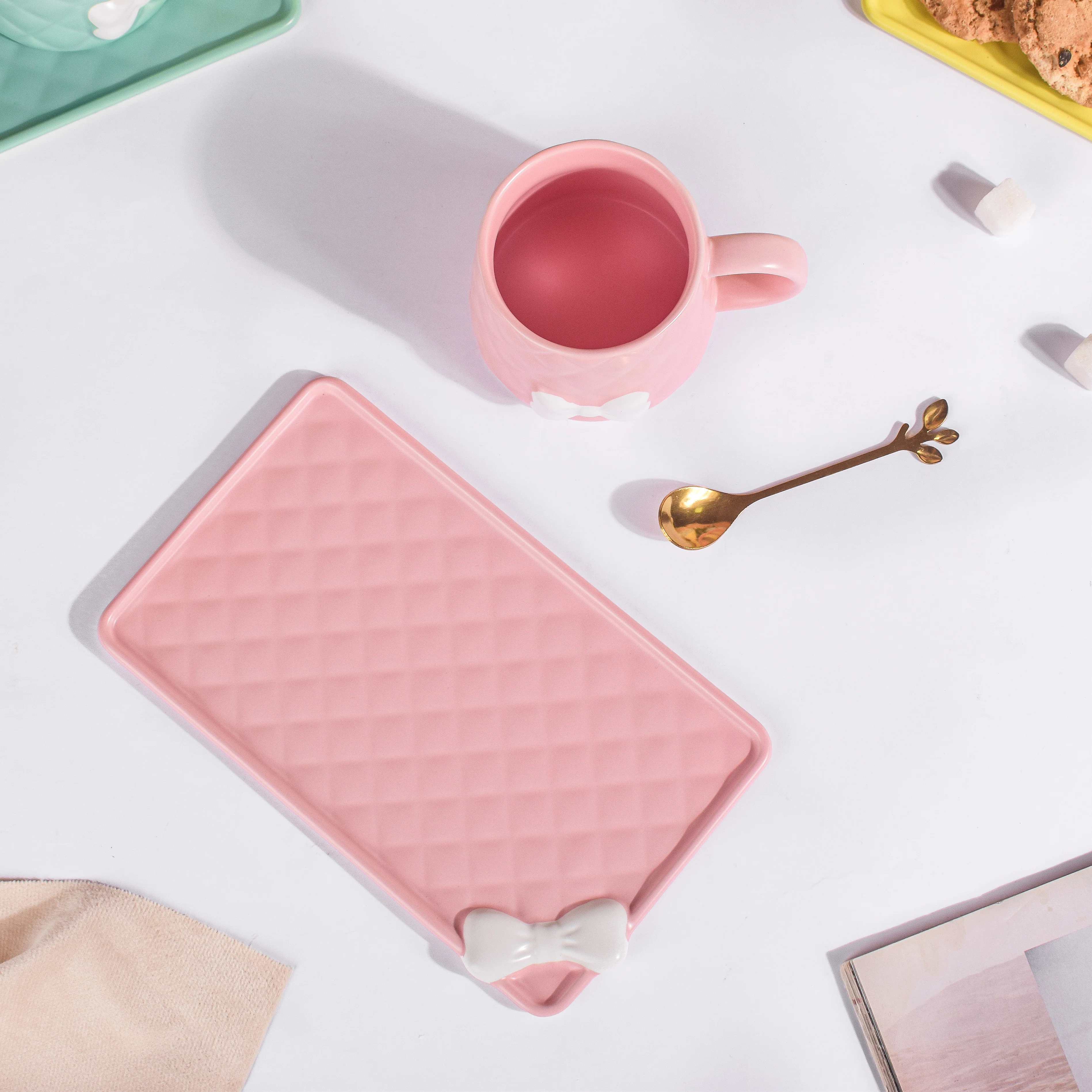 Bow Cup With Rectangular Plate Pink 260 ml - Image 5