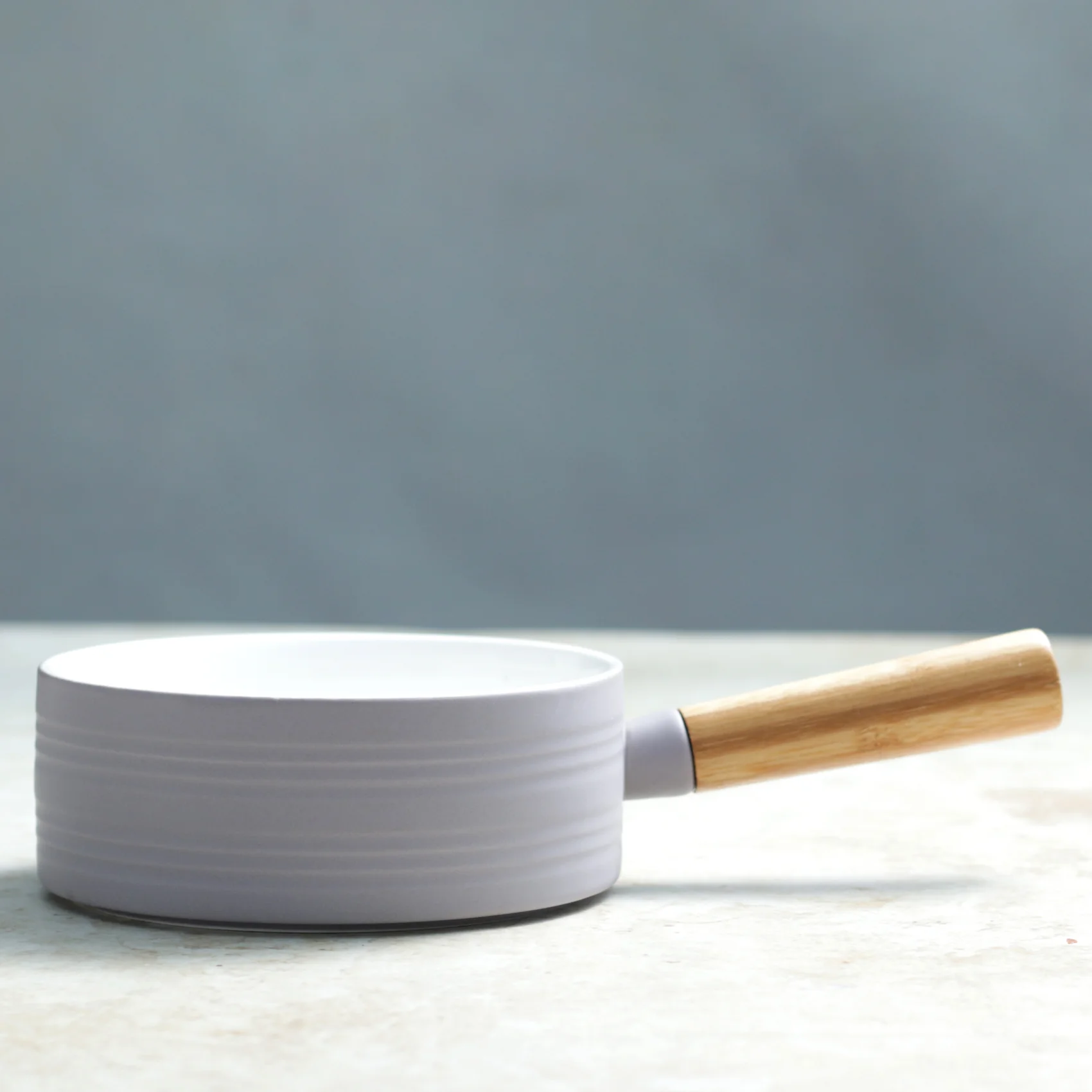MAGNIFIQUE bowl with bamboo handle - lavender - Image 10