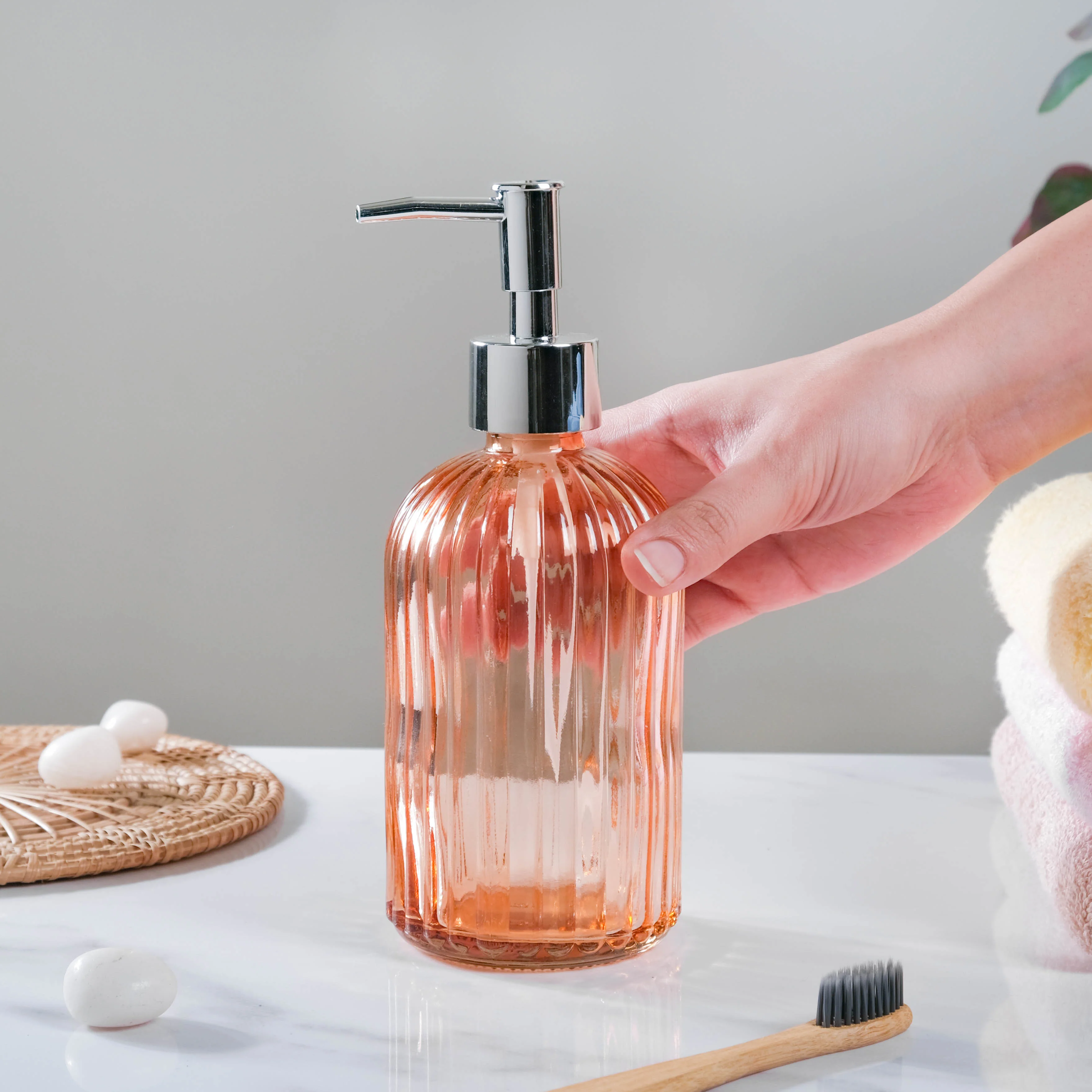 Caramel Amber Glass Dispenser with Nozzle - Image 2