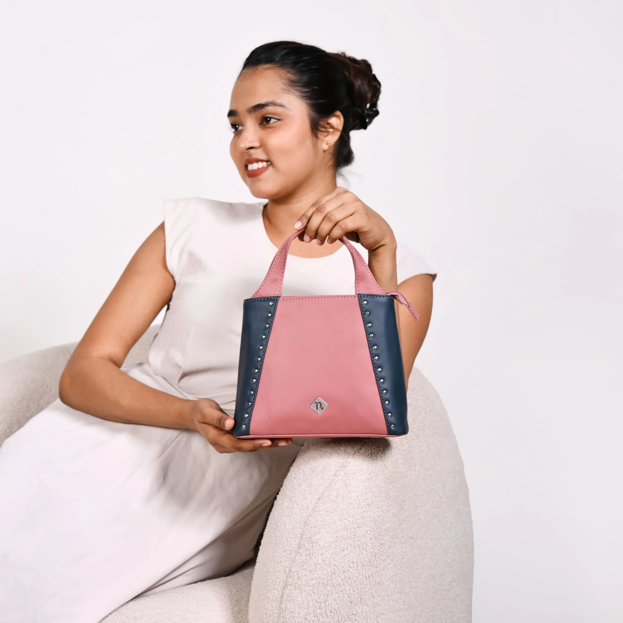 Celestia Chic Handbag With Detachable Sling - Image 2