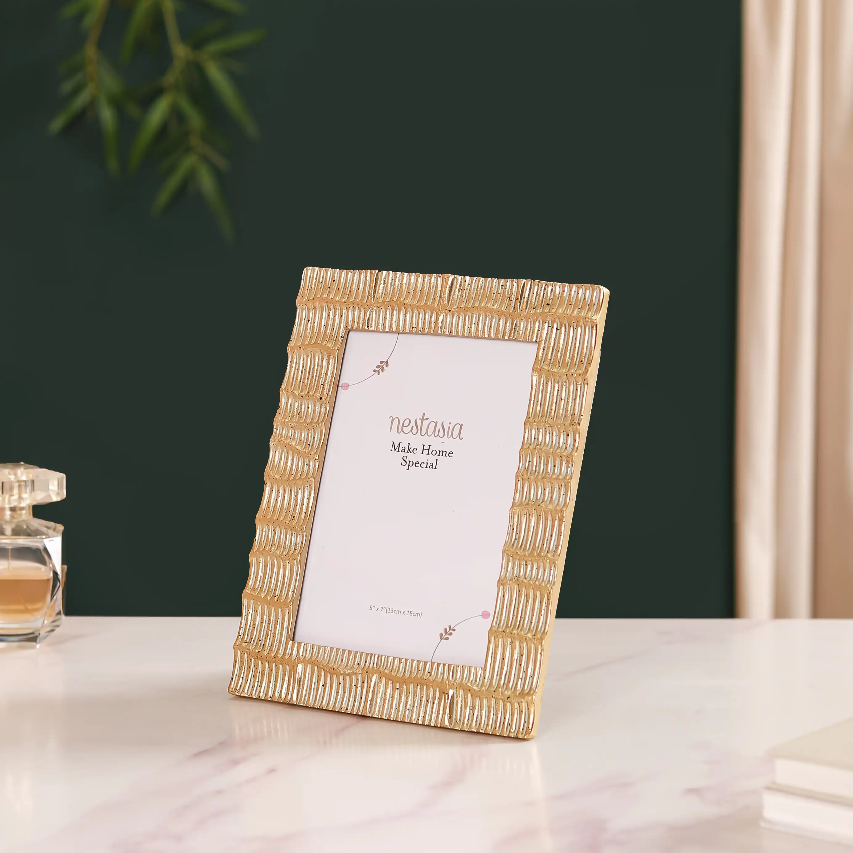 Chic Gold Photo Frame Decor 9.5"x7.5" - Image 10