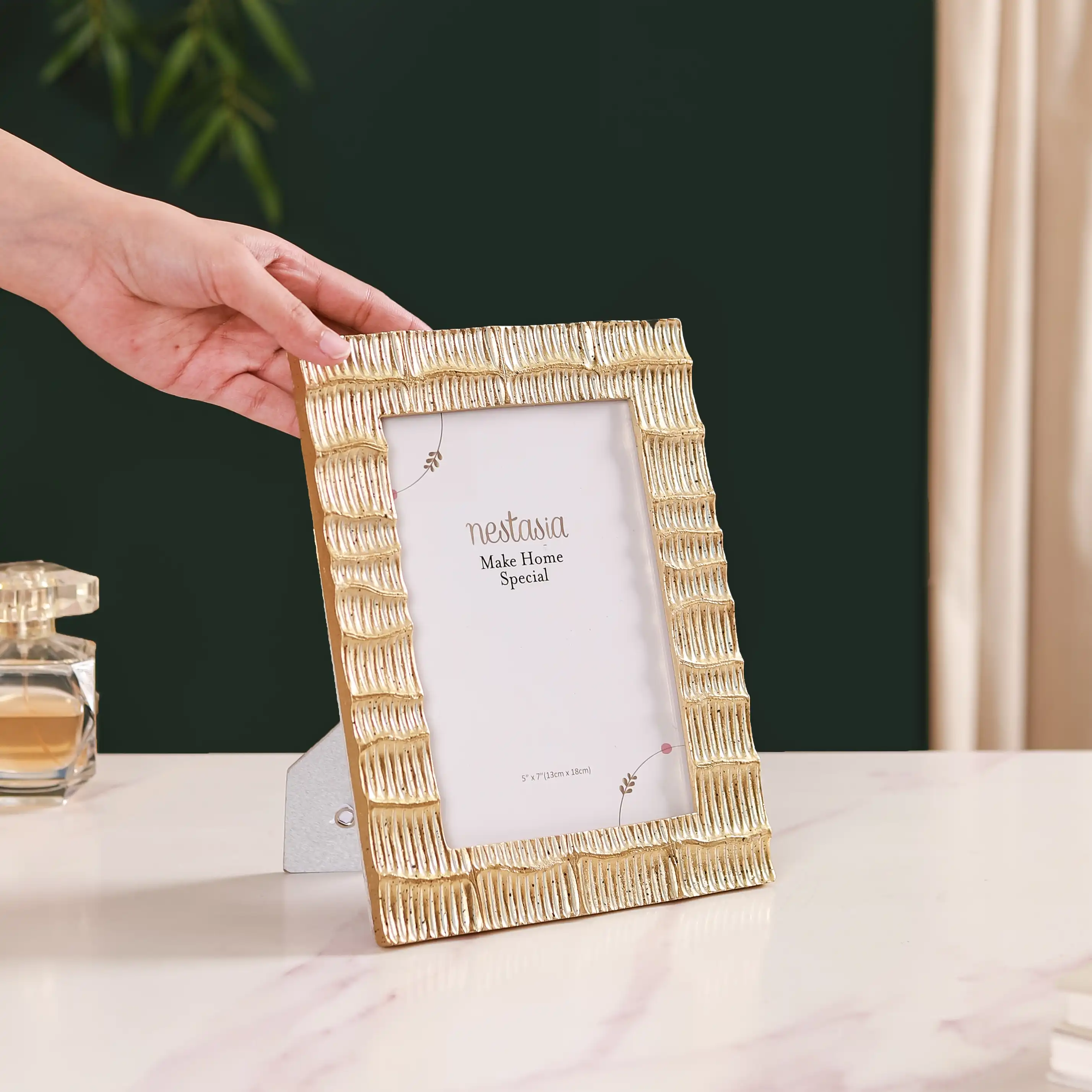 Chic Gold Photo Frame Decor 9.5"x7.5" - Image 2