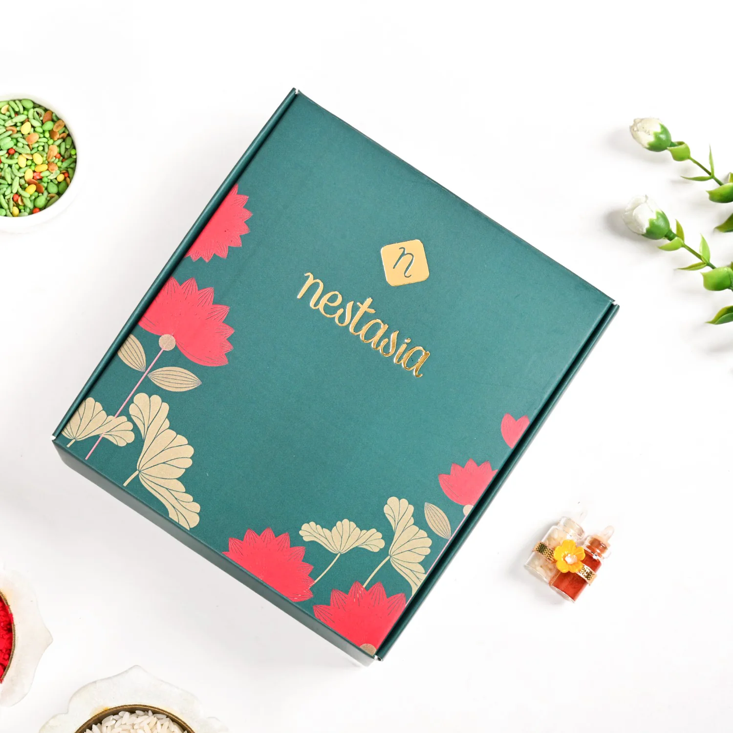 Classic Clover Mauli Rakhi Gift Set - Image 10