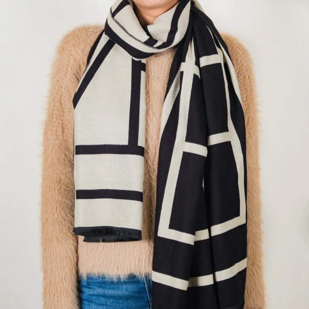 Classic Designer Scarf - Image 9