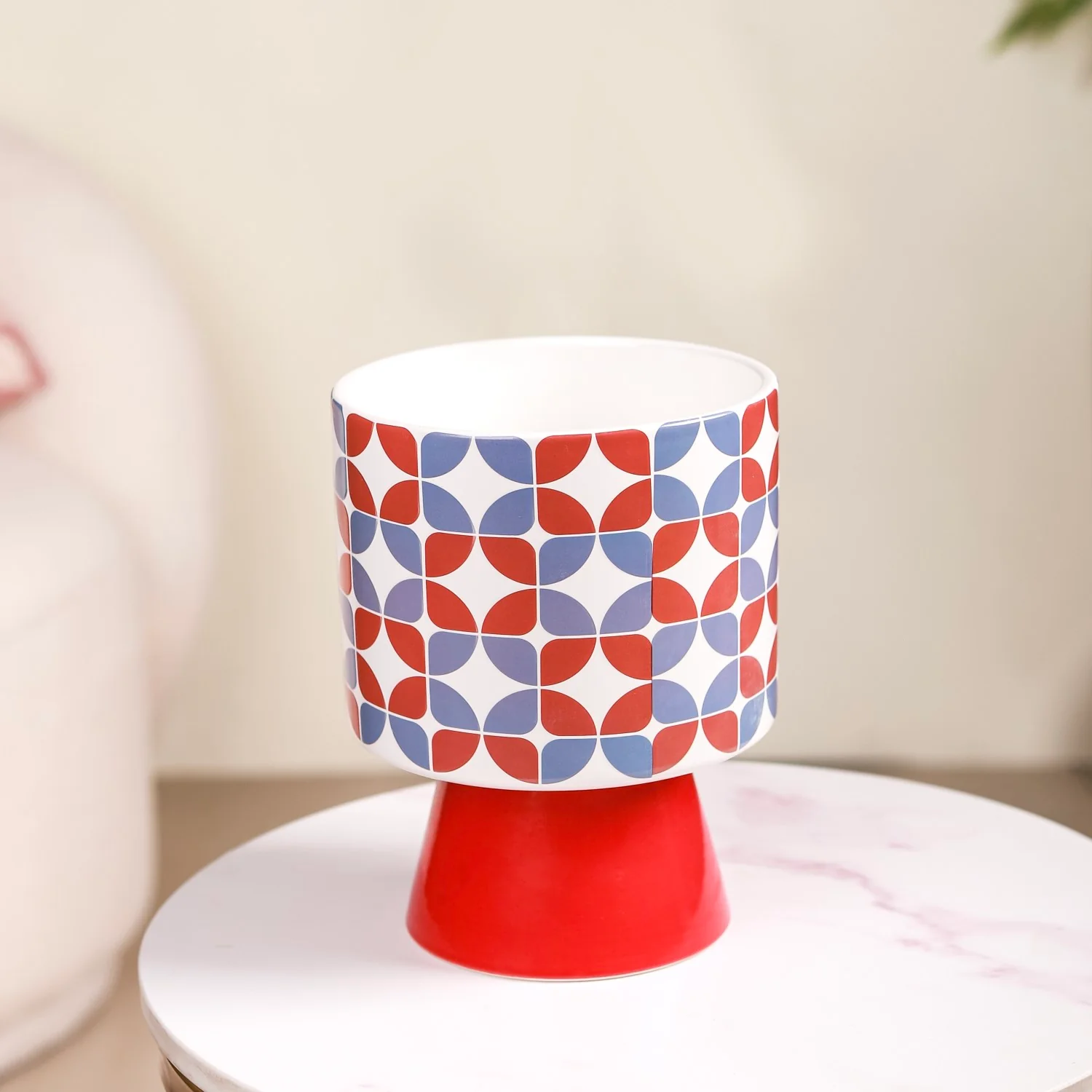 Colourful Pedestal Vase Bauhaus Red - Image 4