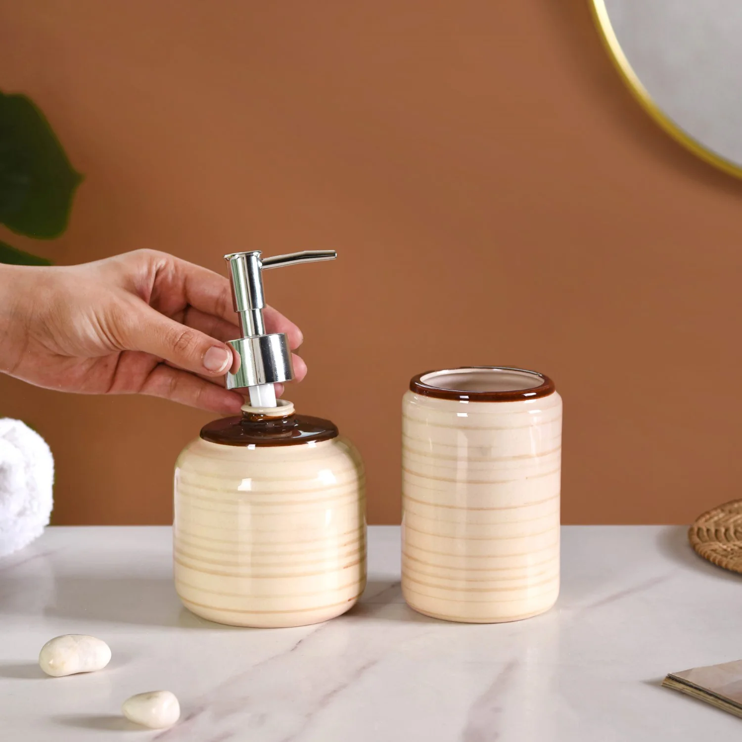 Contemporary Stoneware Bath Set Of 2 Beige Brown - Image 5