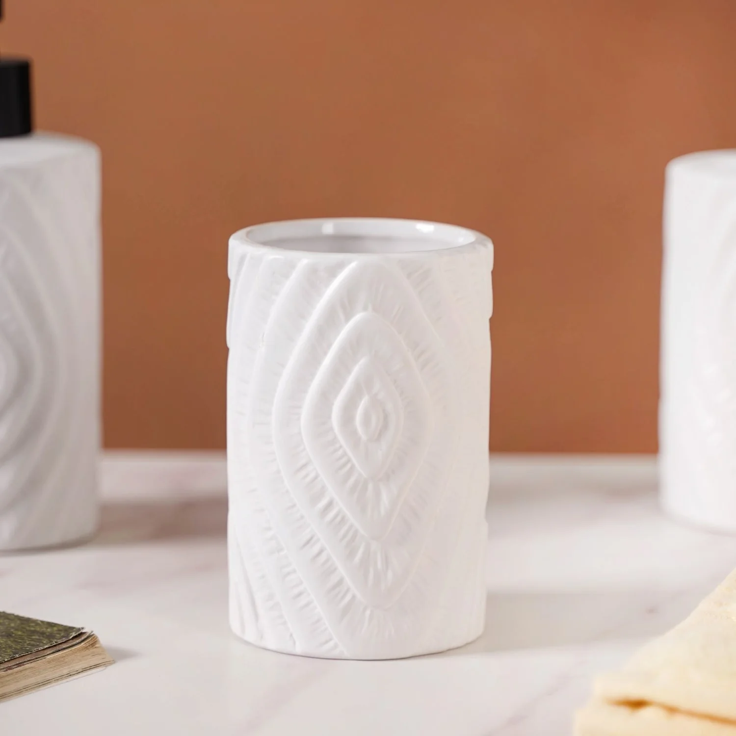 Contour Design Bathroom Accessories Set Of 3 White - Image 7