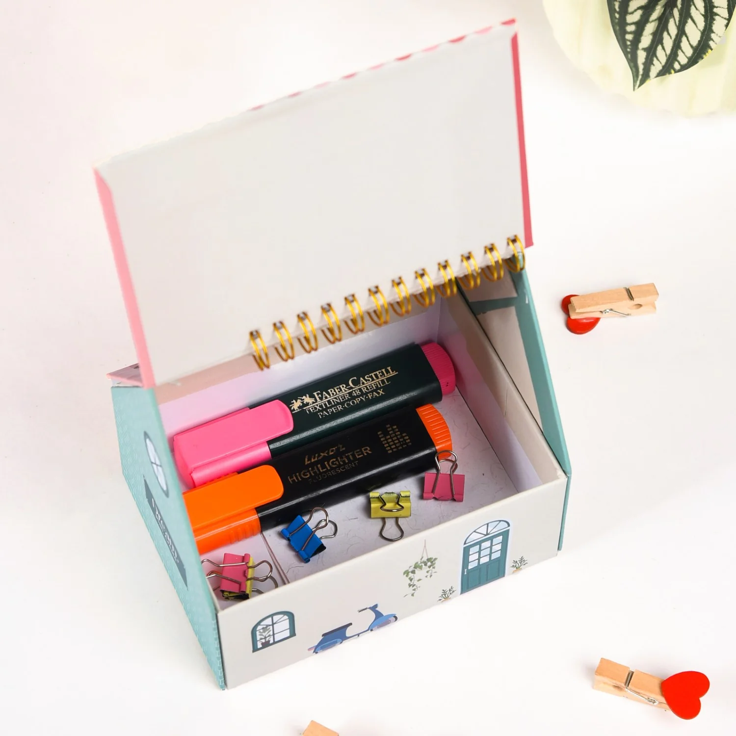Country House Desk Calendar Organizer 2025 With Pencil - Image 3