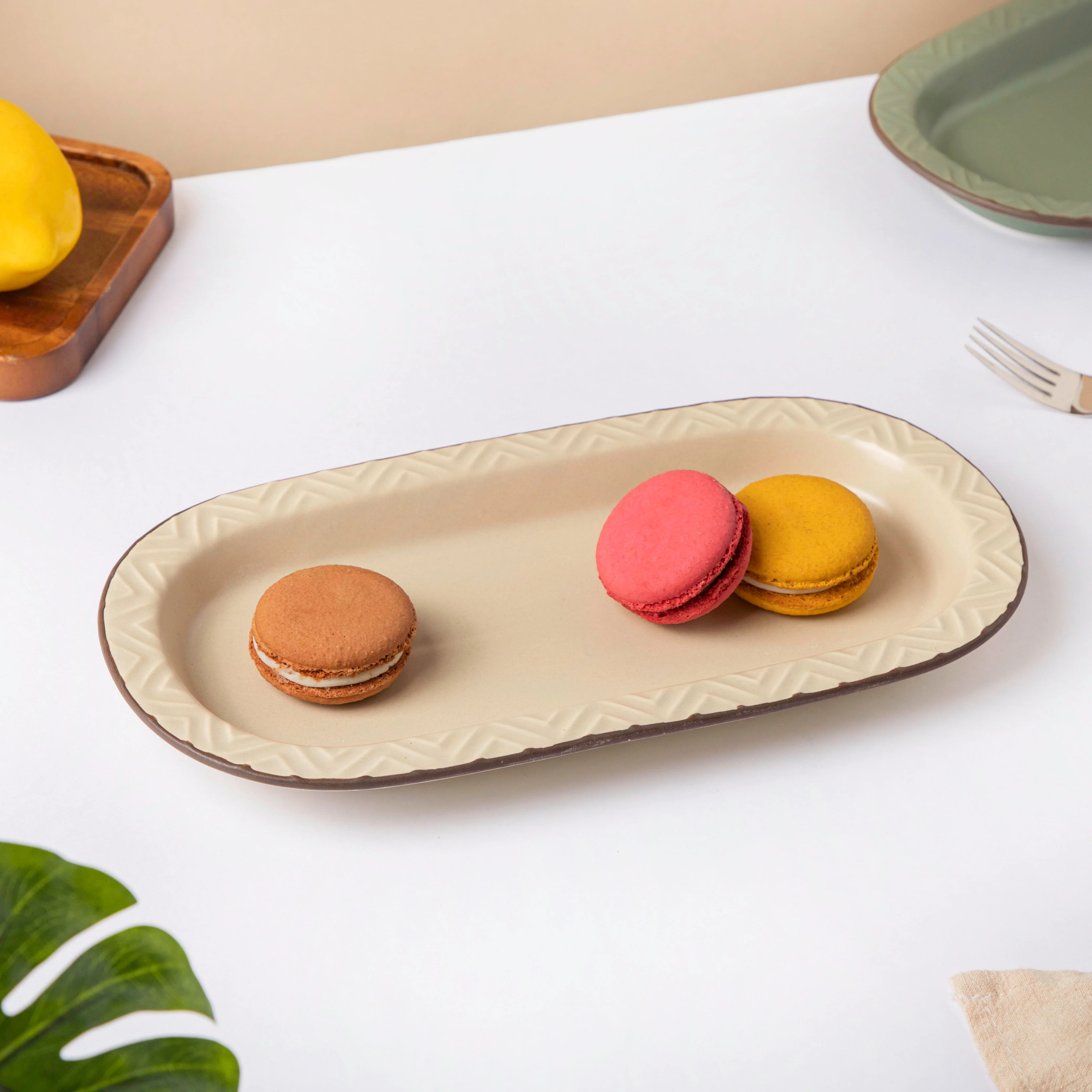 Crème De La Crème Long Plate 12 Inch