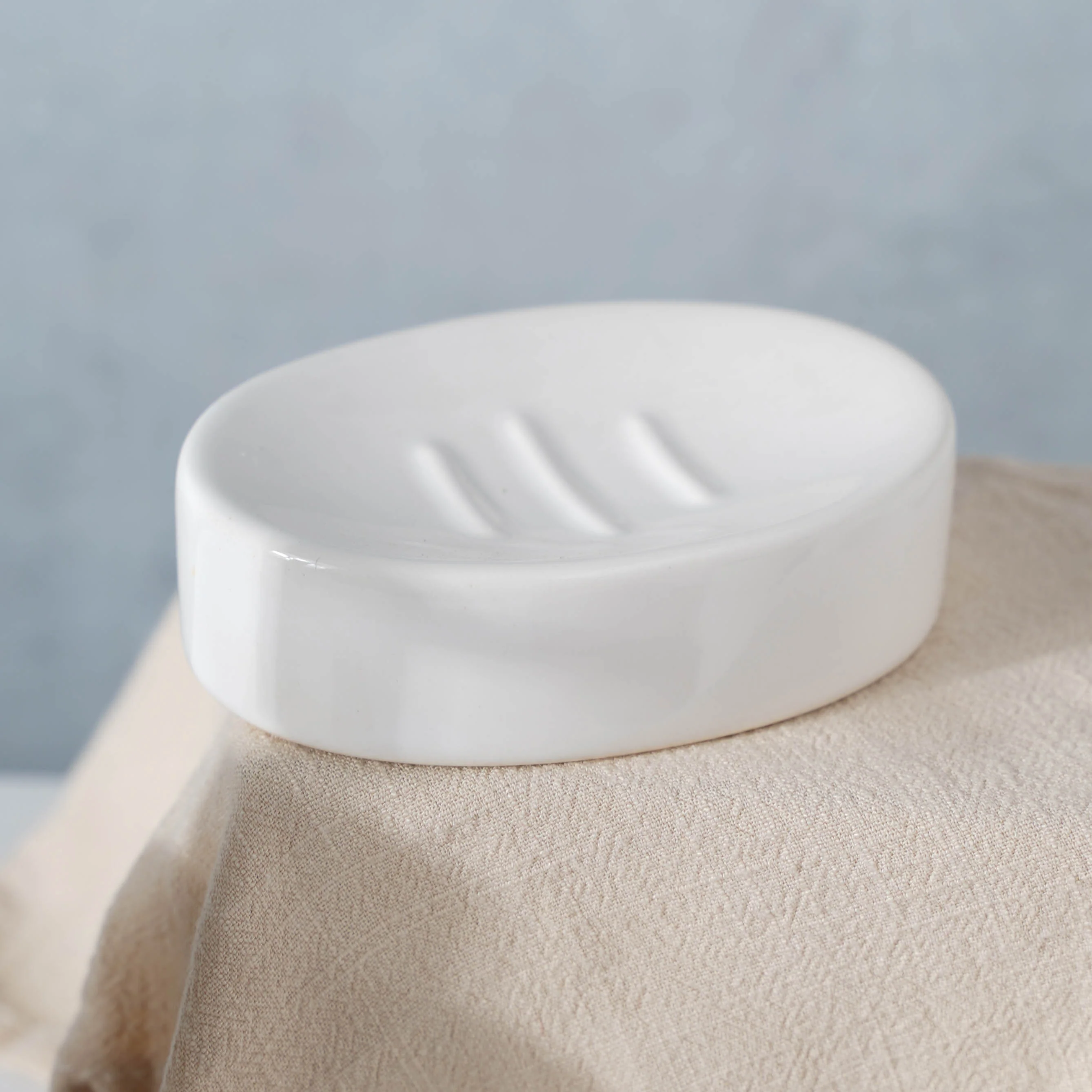 Crisp White Ceramic Bathroom Set - Image 7