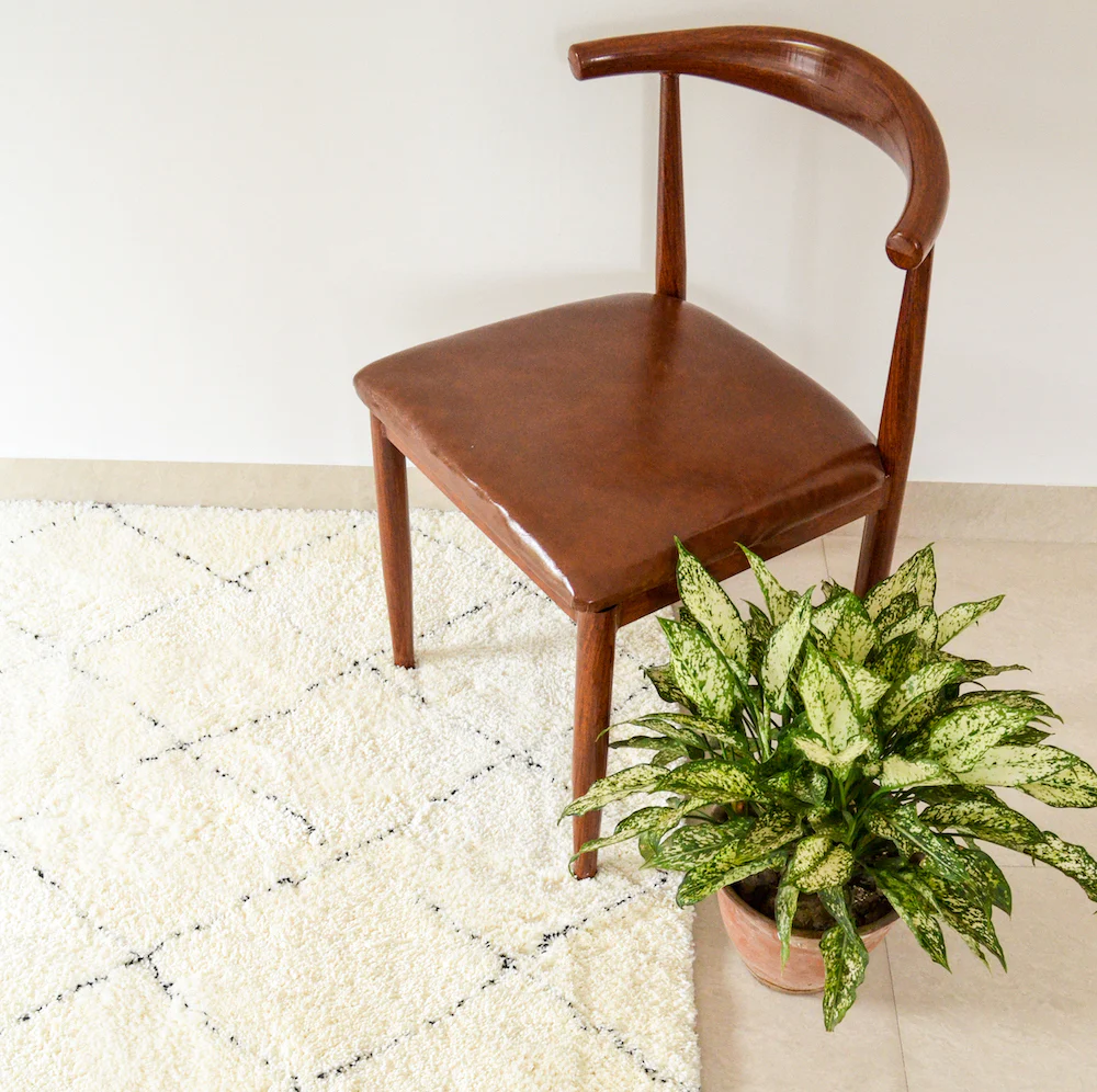 BRAD criss cross fringe rug (M) - Off-White - Image 3