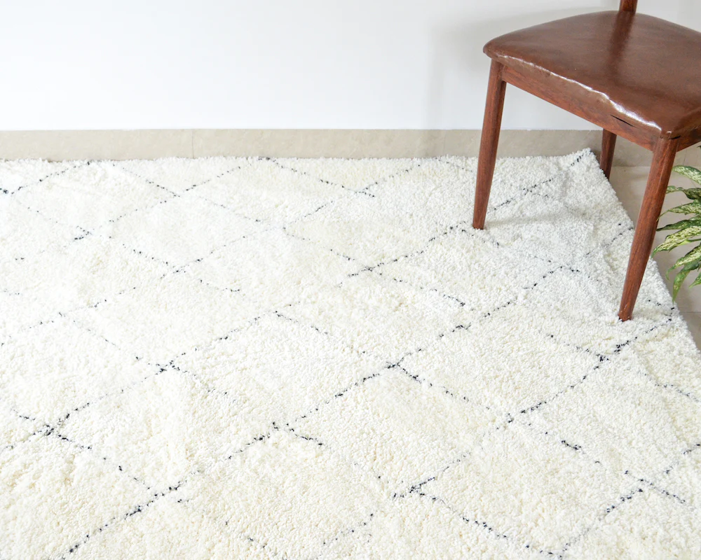 BRAD criss cross fringe rug (M) - Off-White - Image 5
