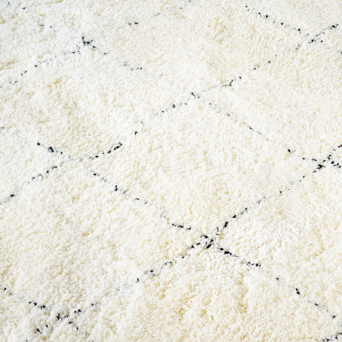 BRAD criss cross fringe rug (M) - Off-White - Image 8