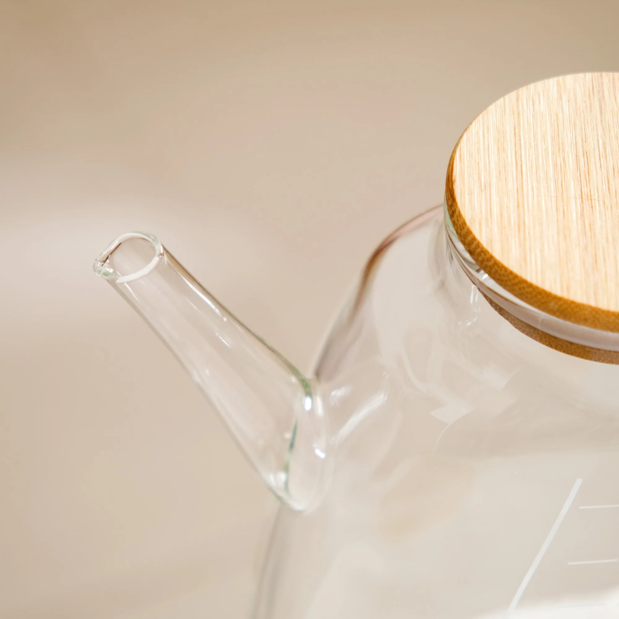 Curved Borosilicate Glass Oil Pot With Measurement Markings 1000ml - Image 6