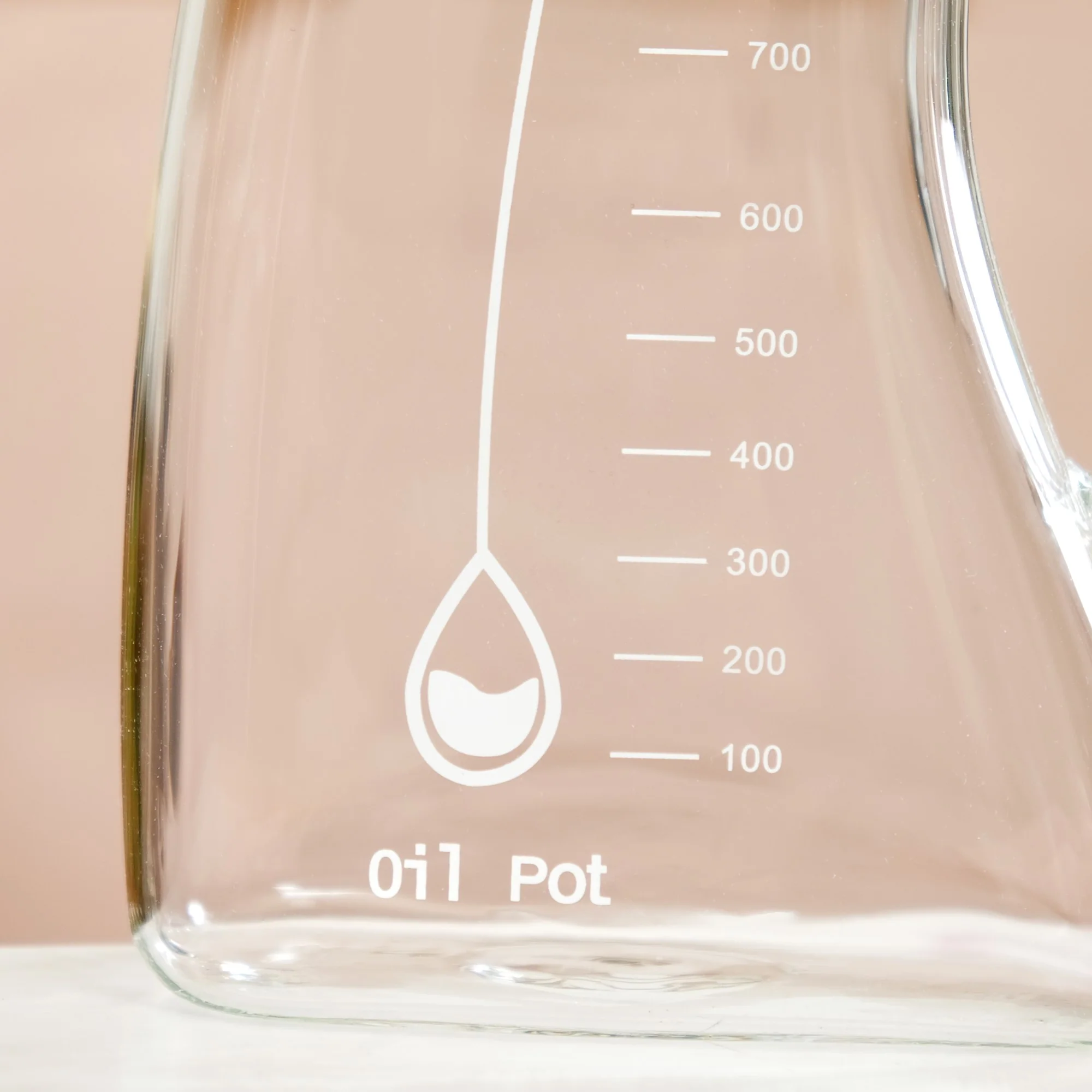 Curved Borosilicate Glass Oil Pot With Measurement Markings 1000ml - Image 7