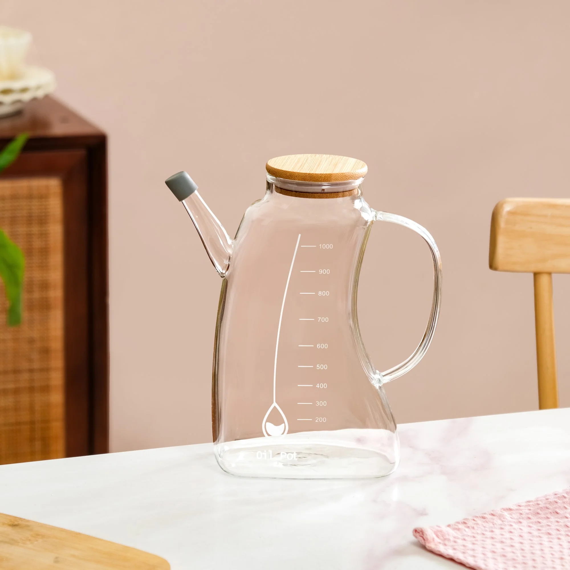 Curved Borosilicate Glass Oil Pot With Measurement Markings 1000ml - Image 9