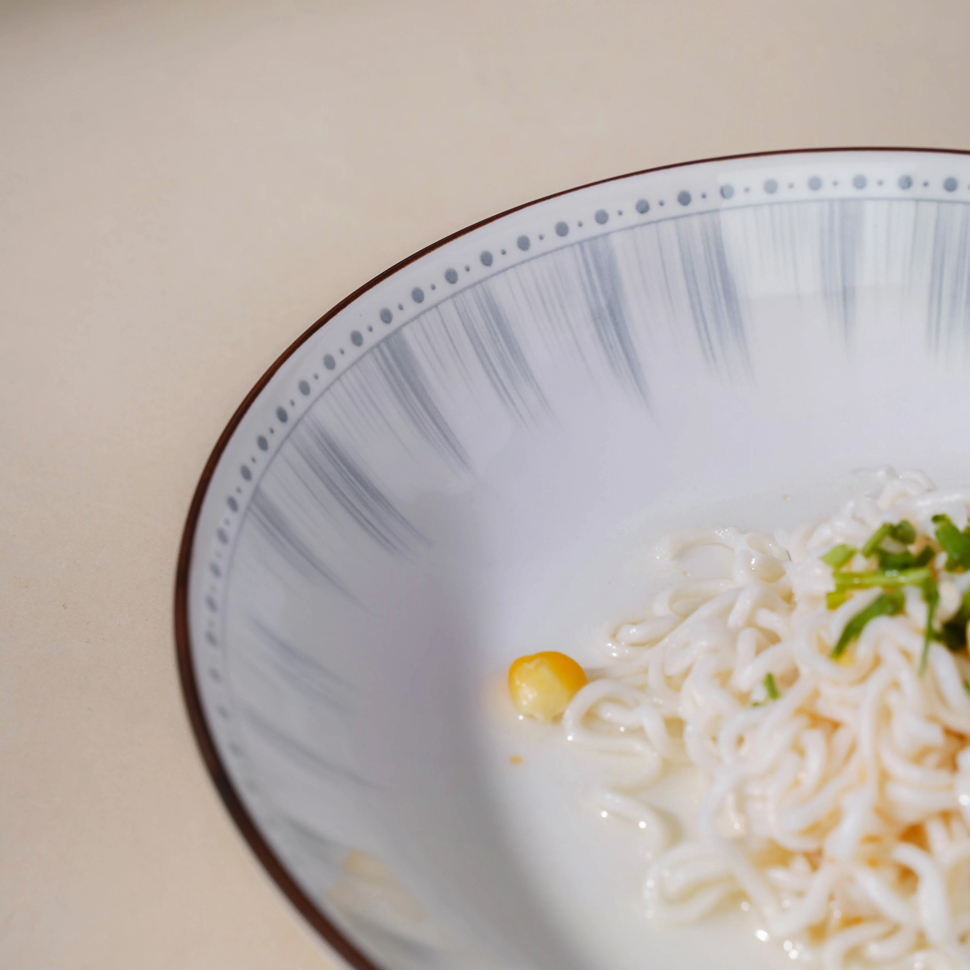 Dainty Patterned Pasta Dish 7 Inch - Image 14
