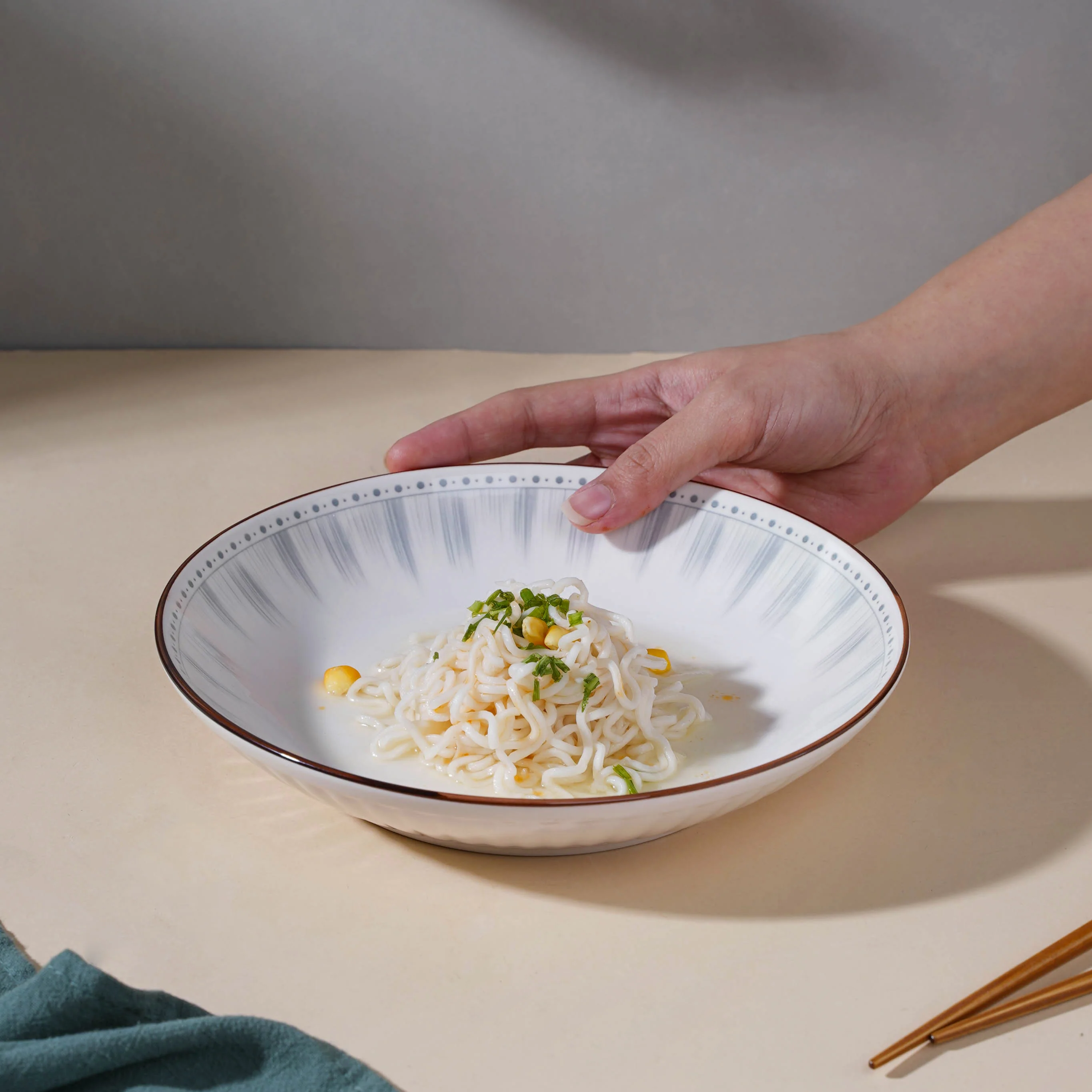 Dainty Patterned Pasta Dish 7 Inch - Image 7