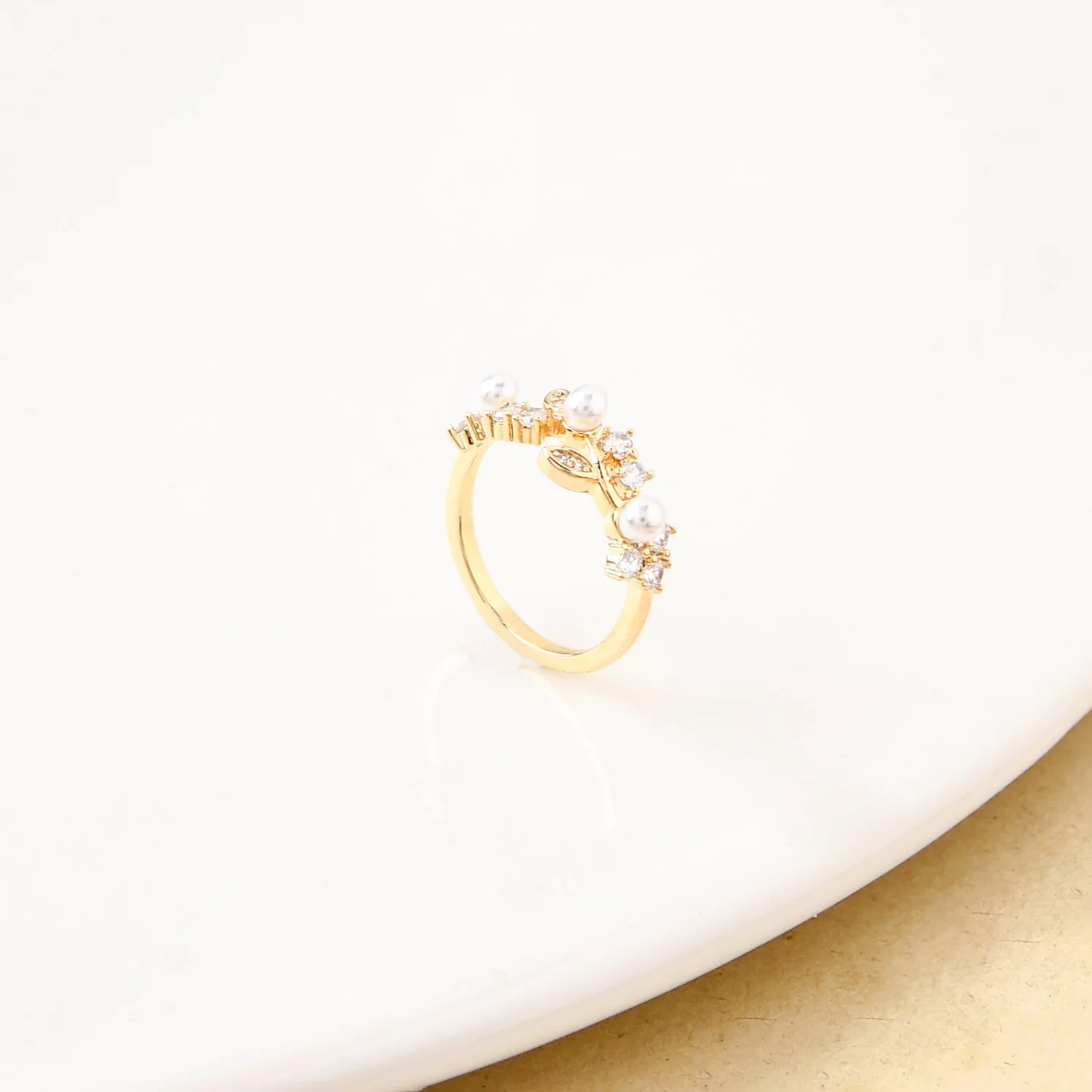 Dewdrop On Leaf Pearl Accent Ring Gold - Image 5