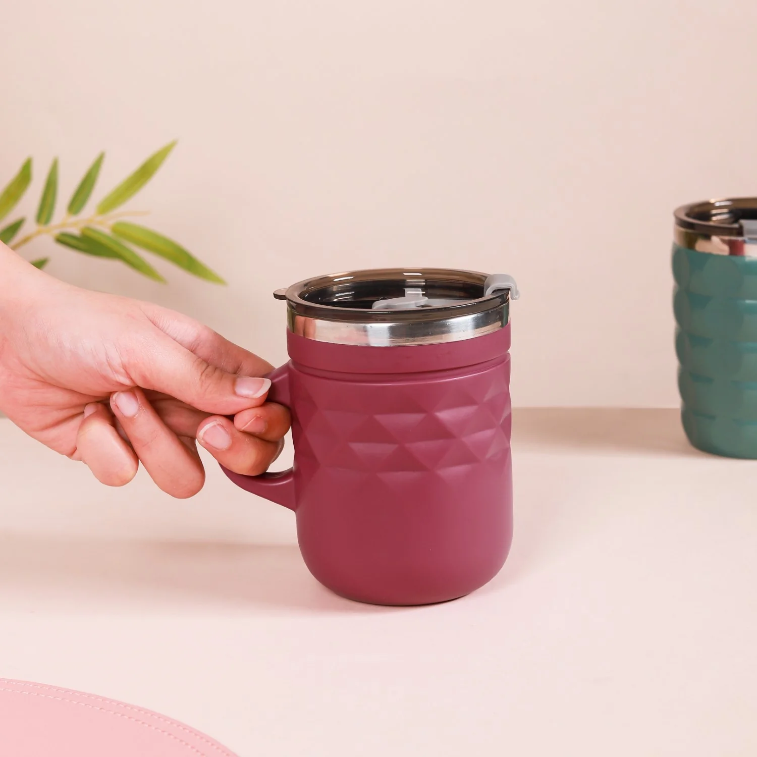 Travel Mug With Lid Magenta 400ml - Image 9
