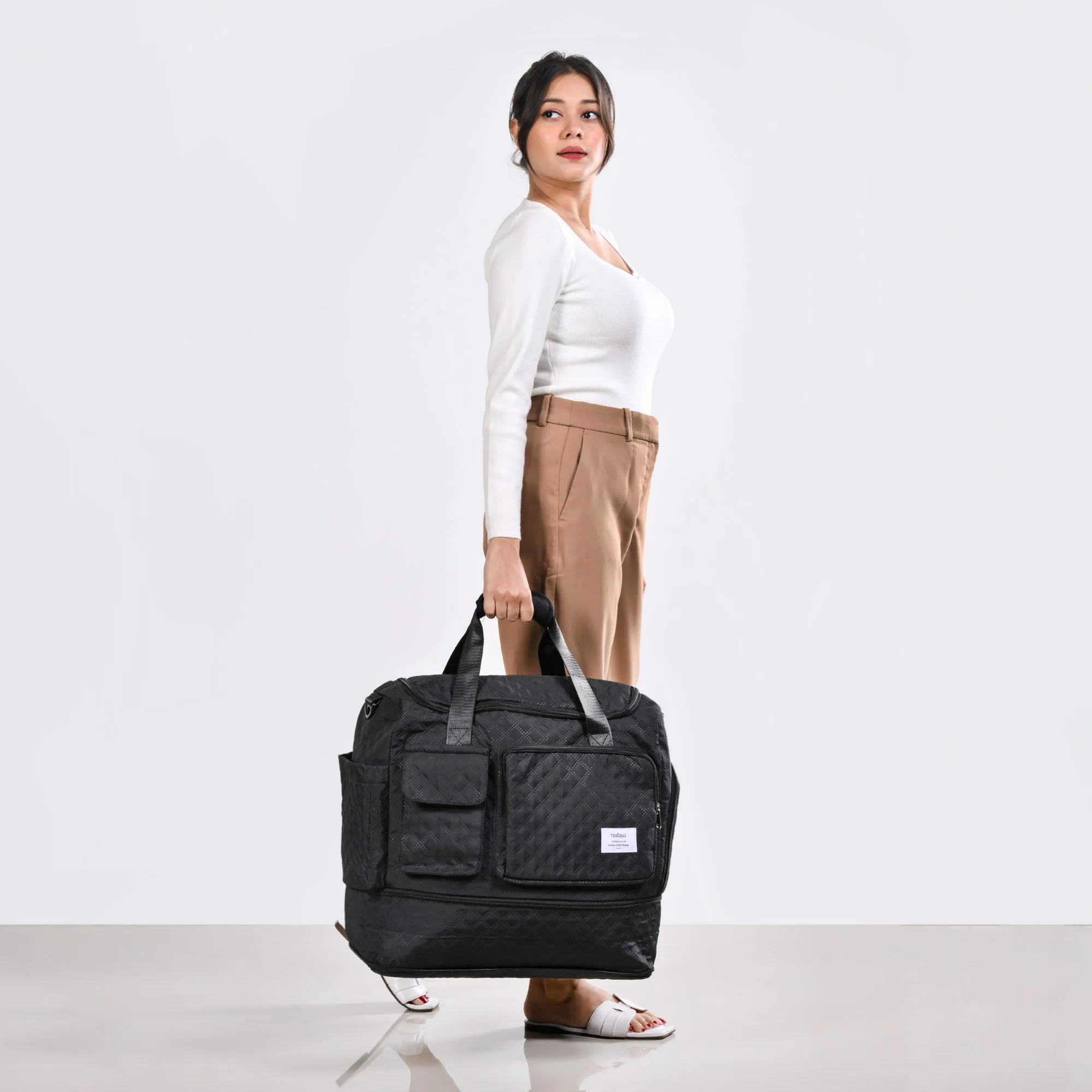 Dova Extendable Bag For Travel Black - Image 2