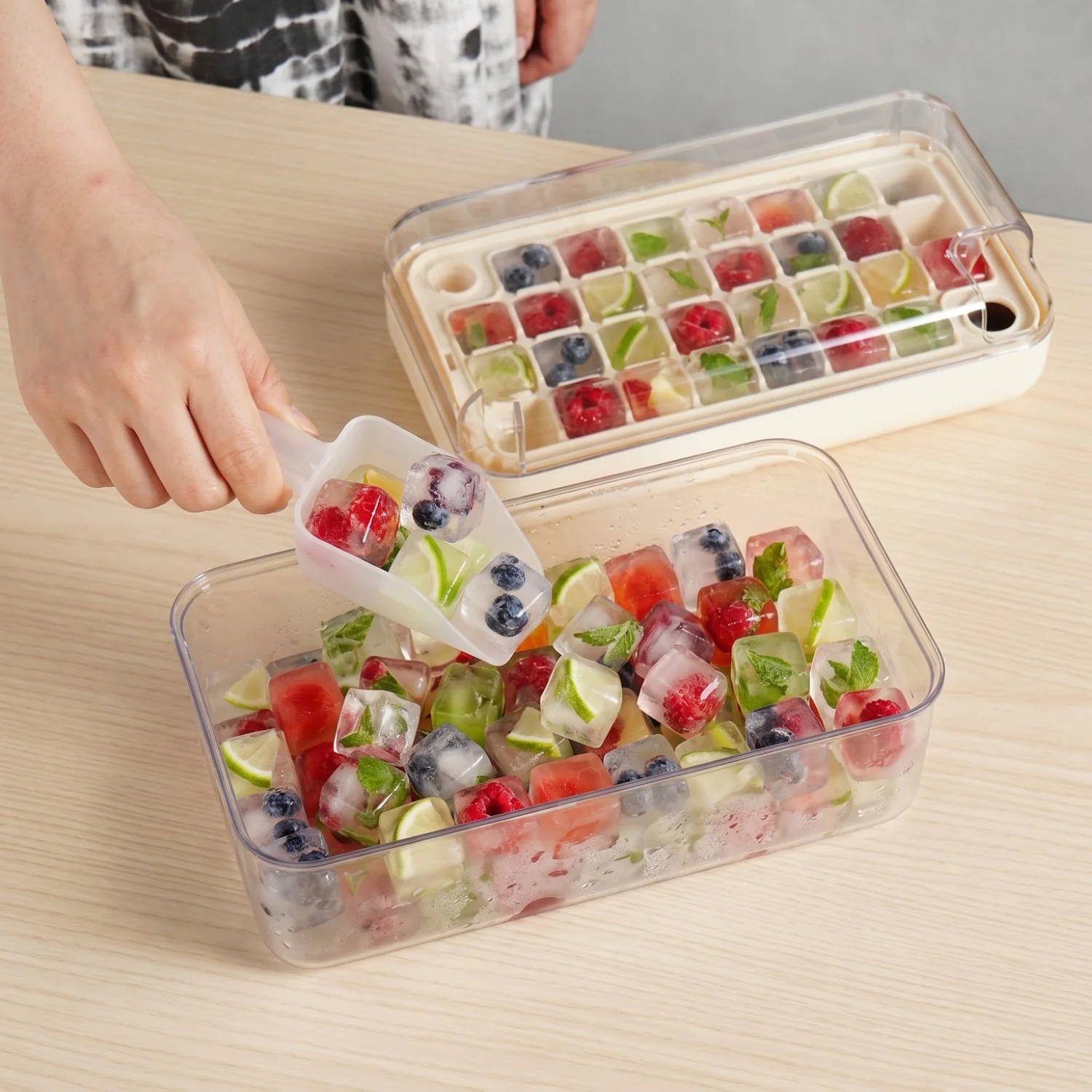Easy Release Ice Cube Tray With Lid Bin And Scoop - Image 3