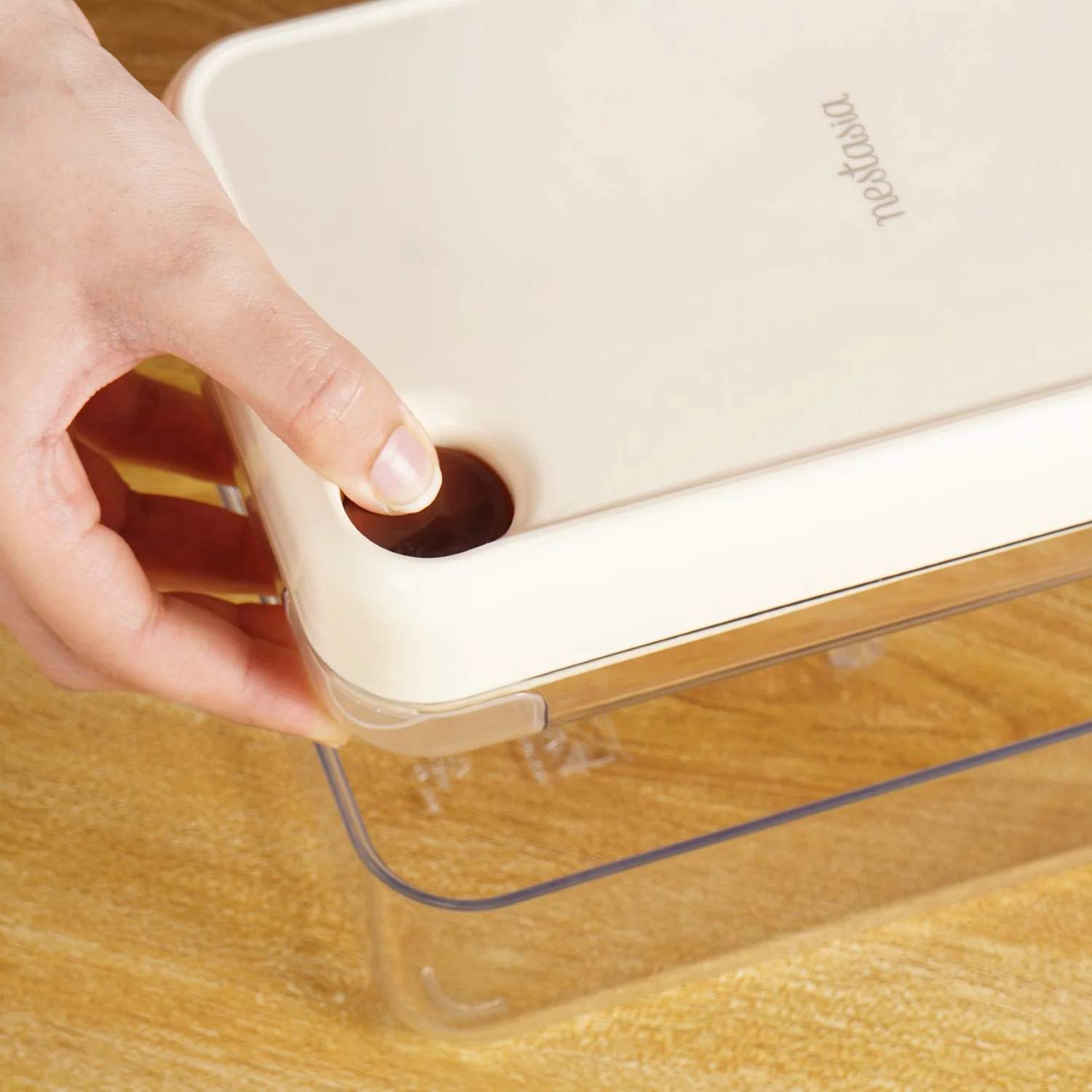 Easy Release Ice Cube Tray With Lid Bin And Scoop - Image 6