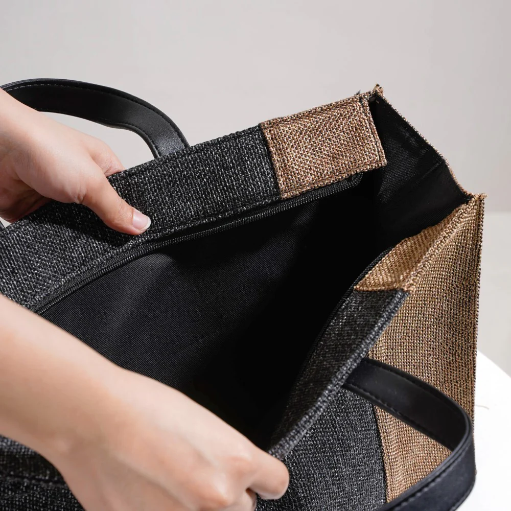 Eco Friendly Jute Lunch Bag Black And Beige 15 x 10 Inch - Image 7