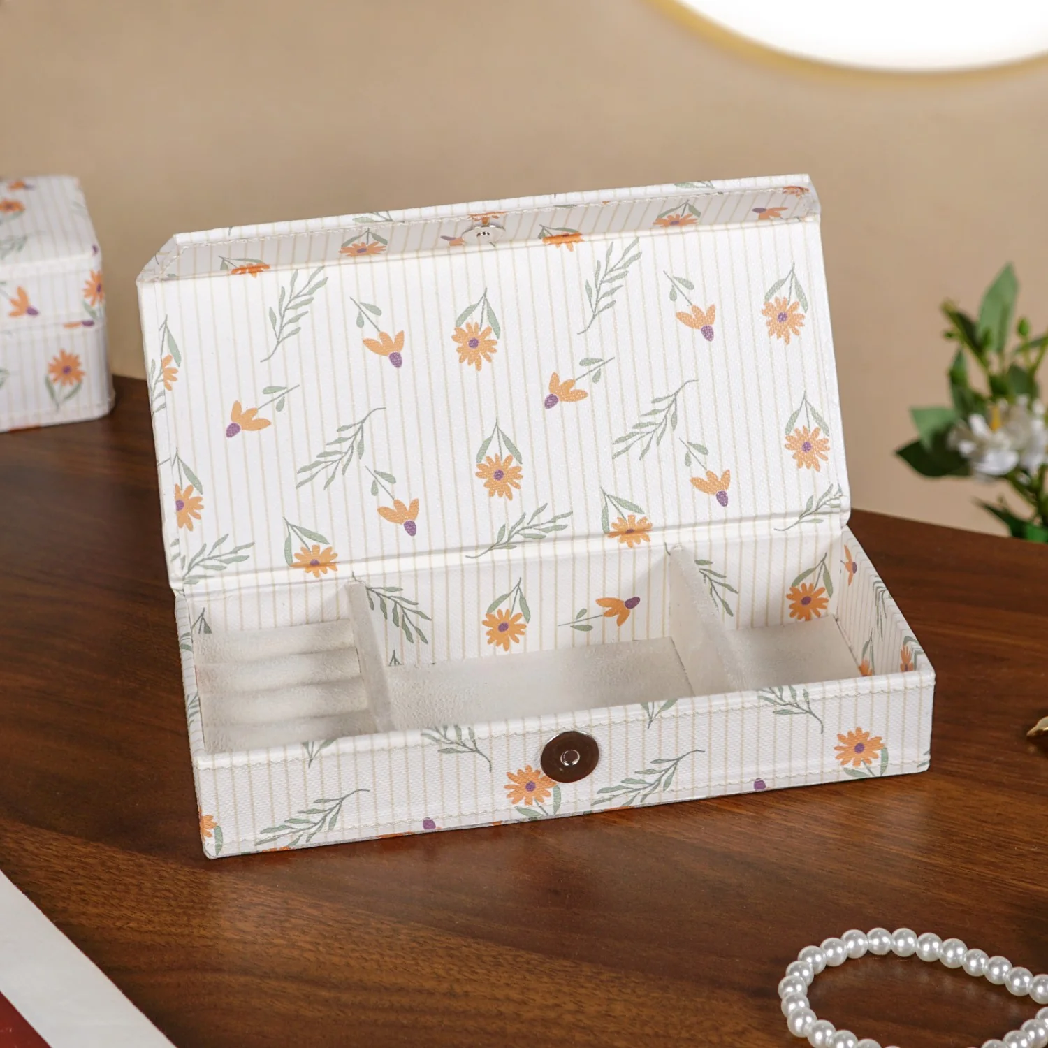 Eco Friendly Sundaisy Sectioned Trinket Case - Image 2