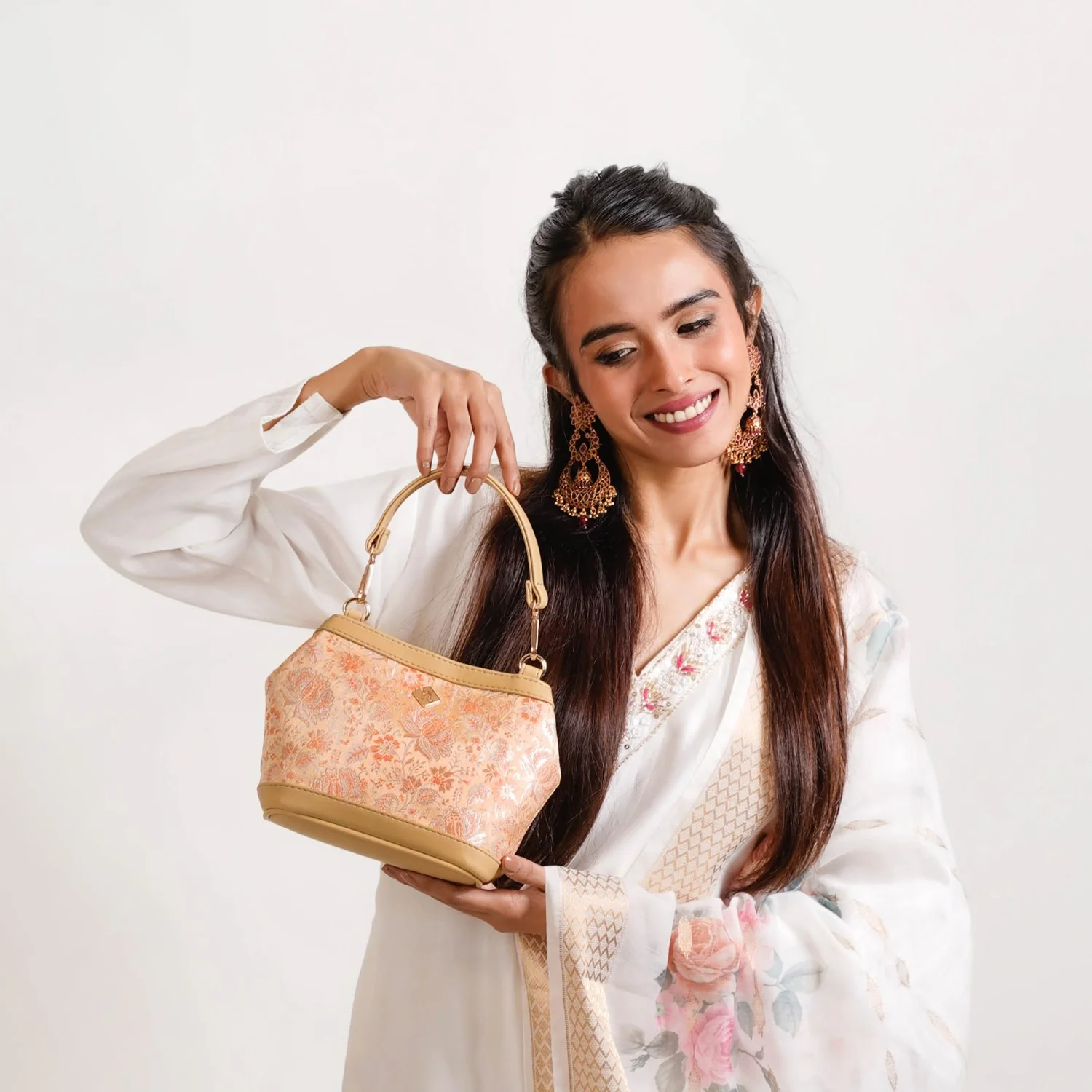 Eden Beige Bucket Bag For Women - Image 4