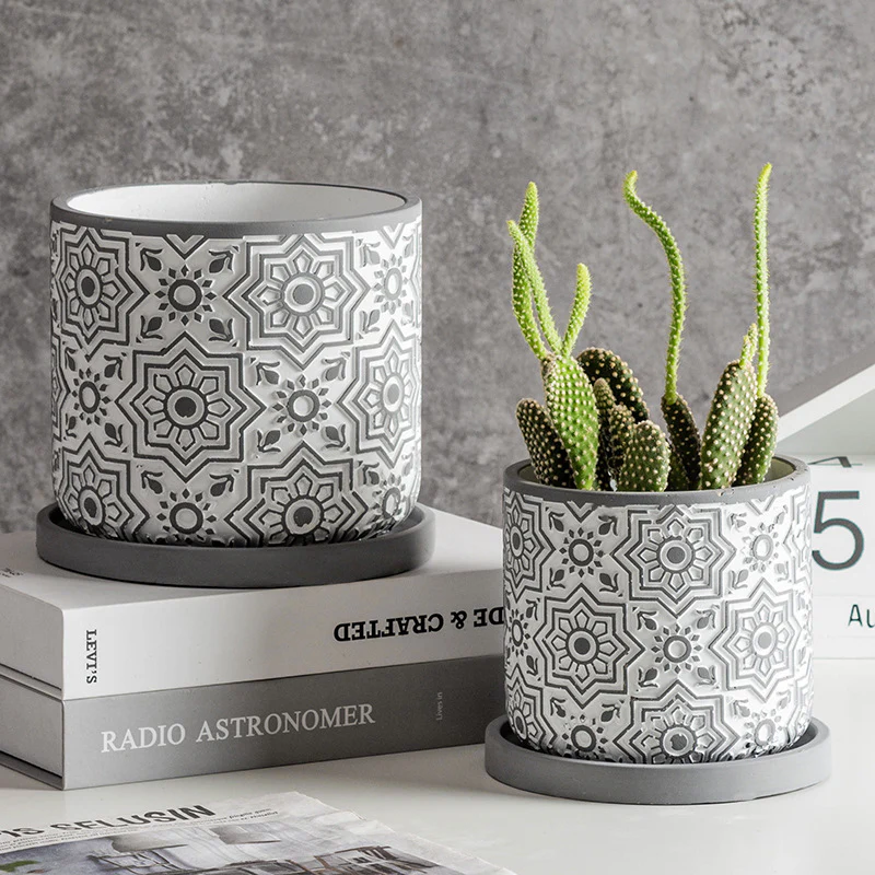 Elegant Ceramic Pot with Plate - Image 3