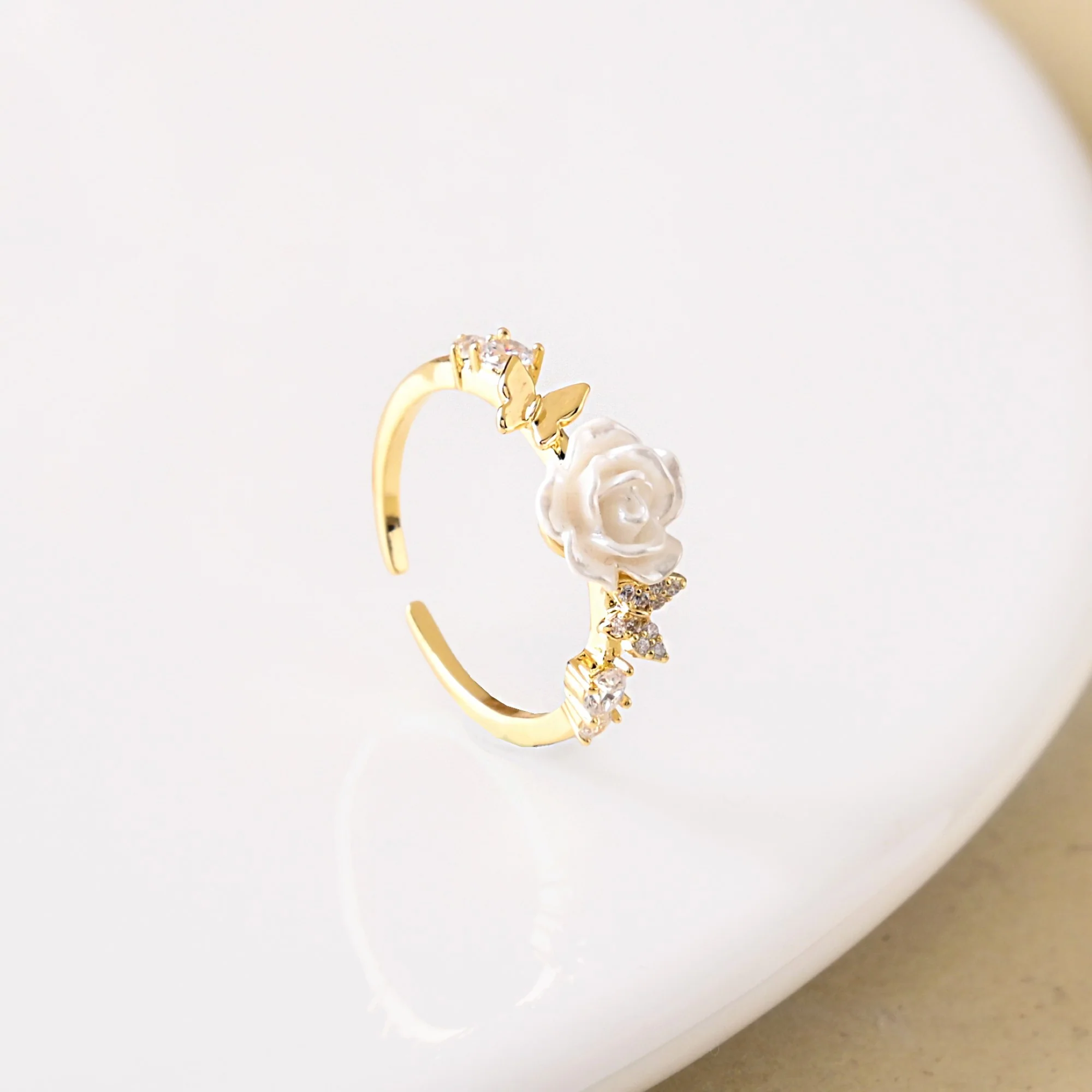 Enchanted Rose Garden Gold Ring